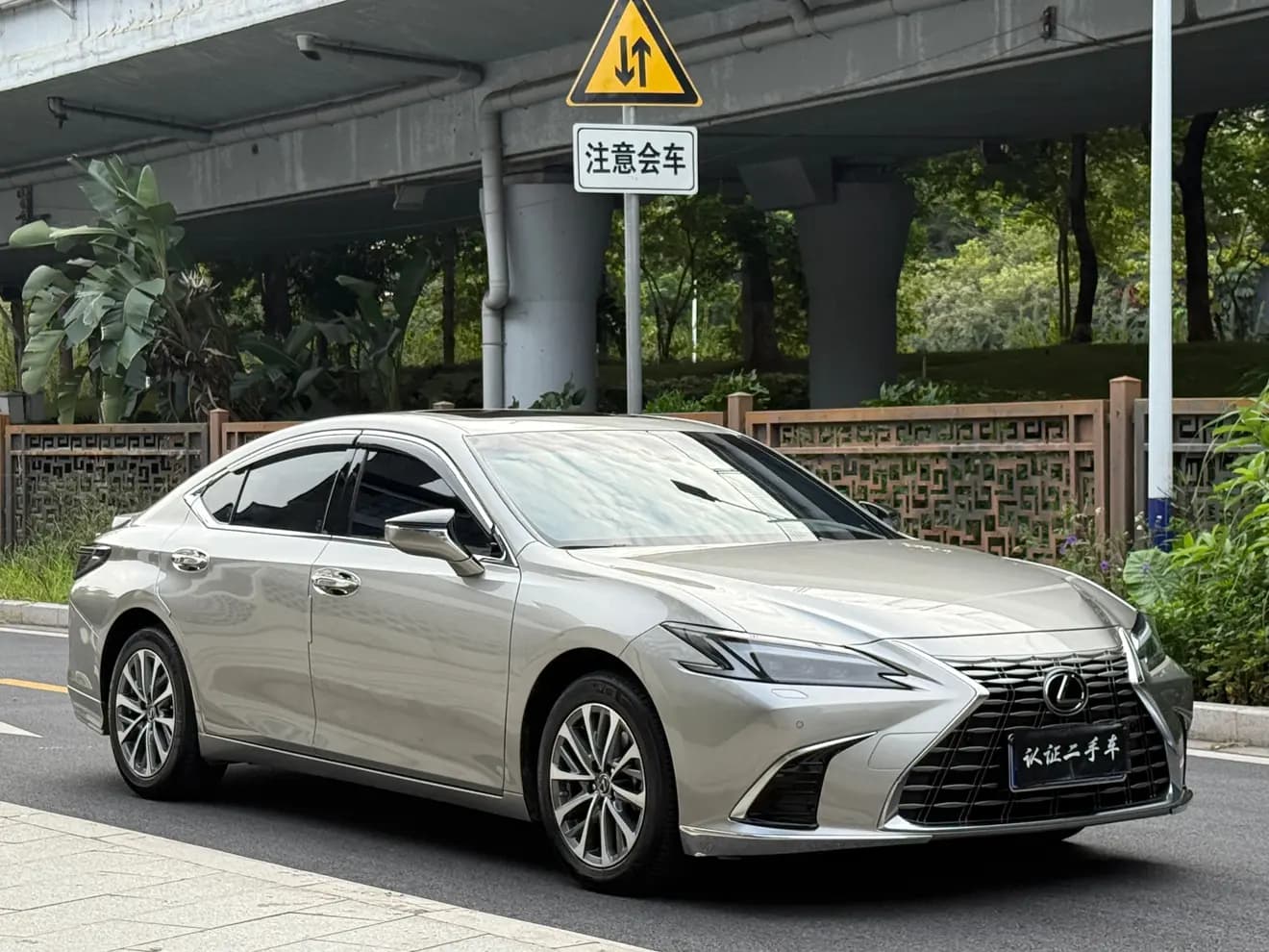 Lexus ES 2025 г. 20000 км. — фото 3