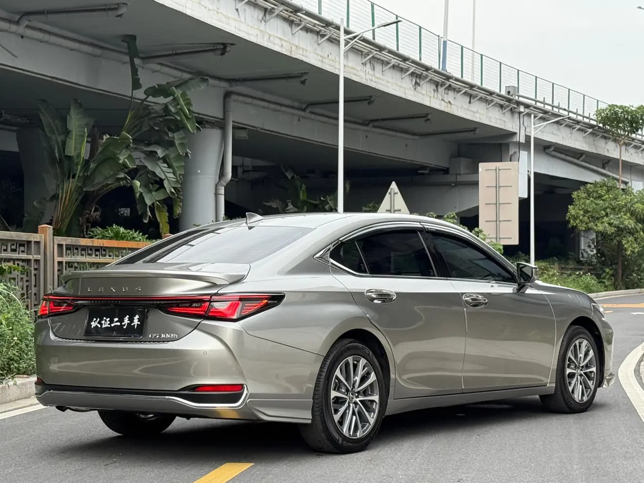 Lexus ES 2025 г. 20000 км. — фото 6