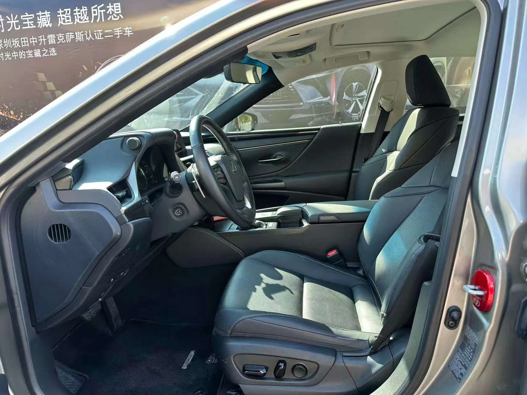 Lexus ES 2021 г. 26000 км. — фото 8
