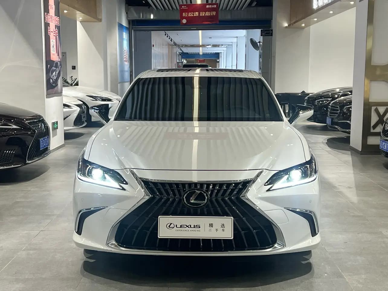 Lexus ES 2023 г. 18000 км. — фото 2