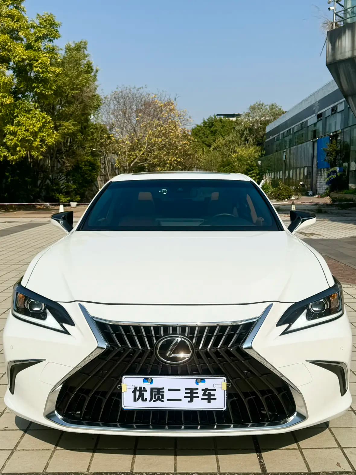 Lexus ES 2023 г. 50000 км. — фото 2