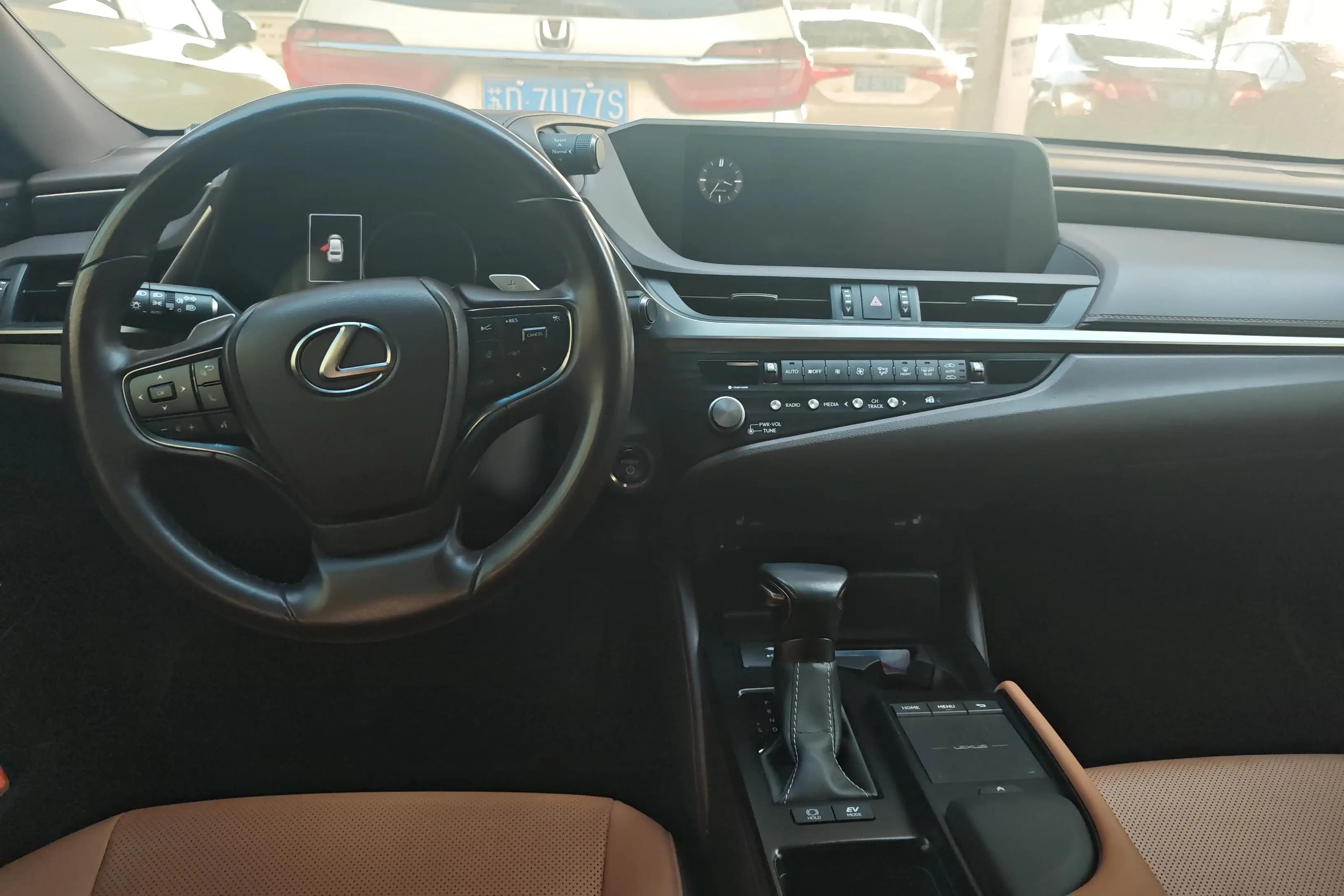 Lexus ES 2021 г. 78313 км. — фото 12