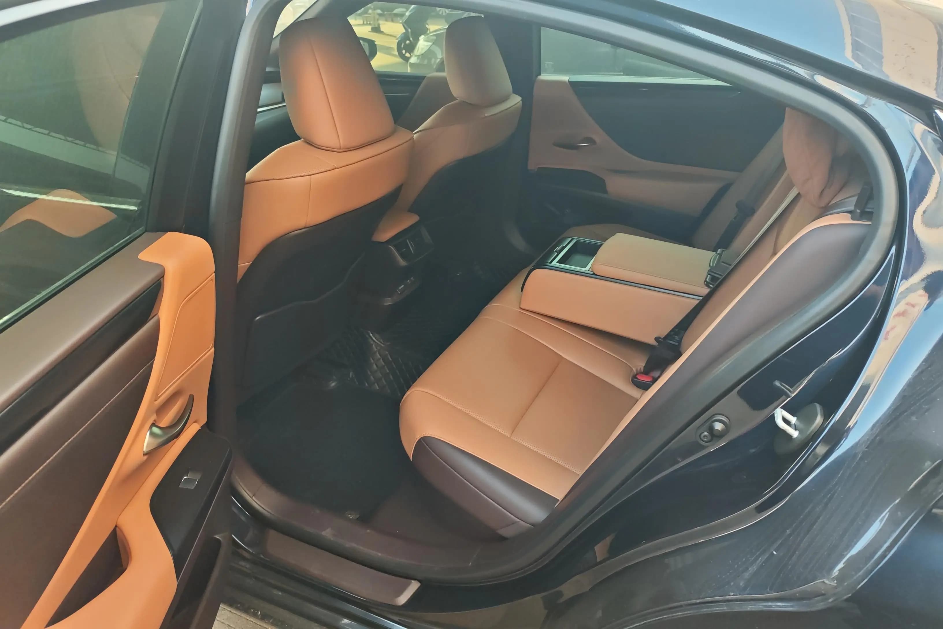 Lexus ES 2021 г. 78313 км. — фото 14