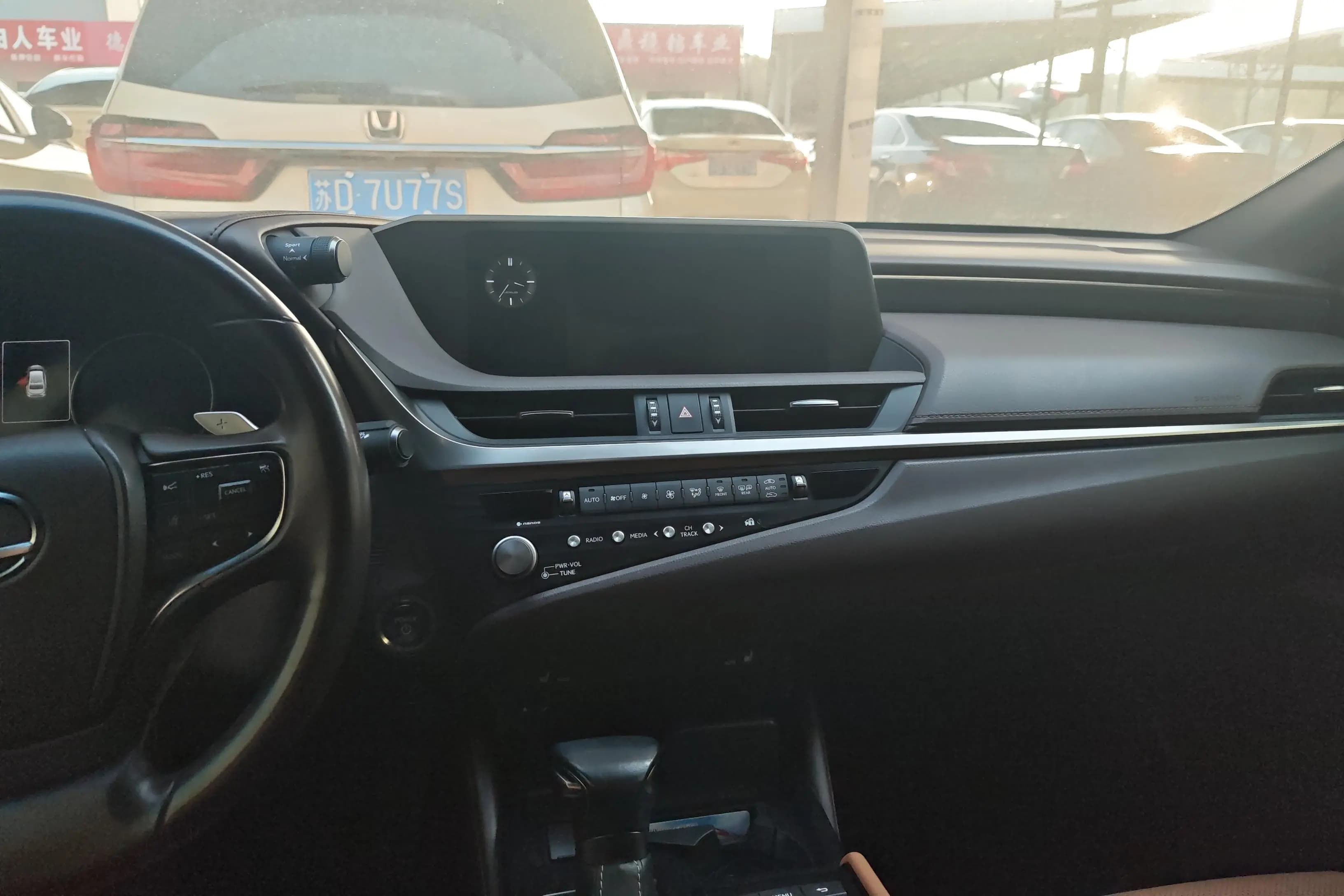 Lexus ES 2021 г. 78313 км. — фото 9
