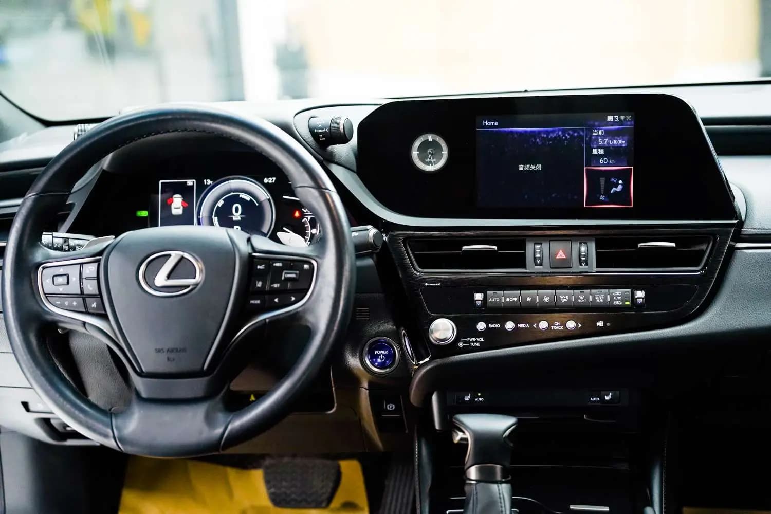 Lexus ES 2022 г. 40014 км. — фото 9