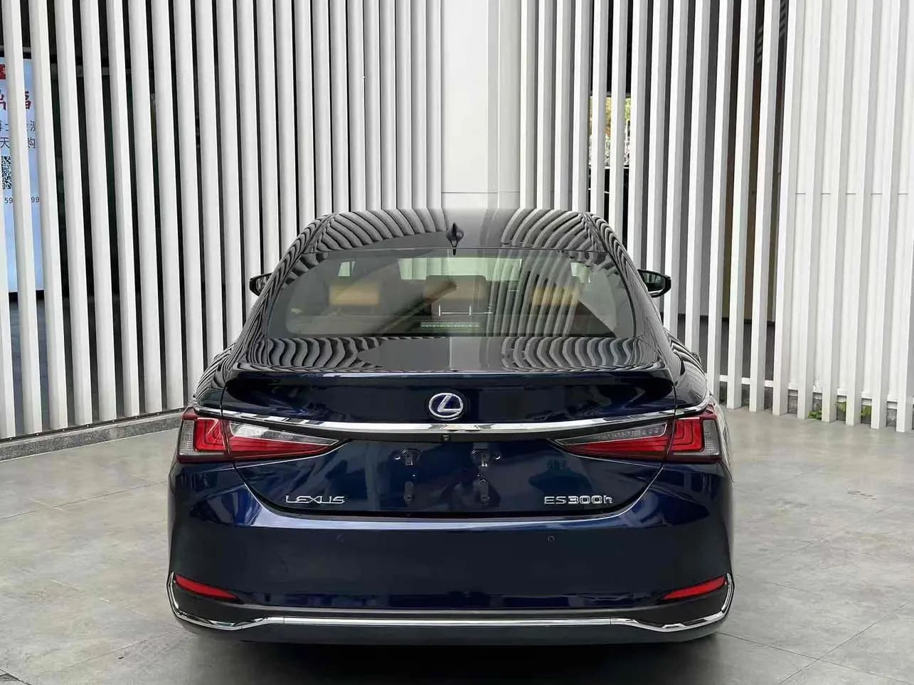Lexus ES 2021 г. 92016 км. — фото 3