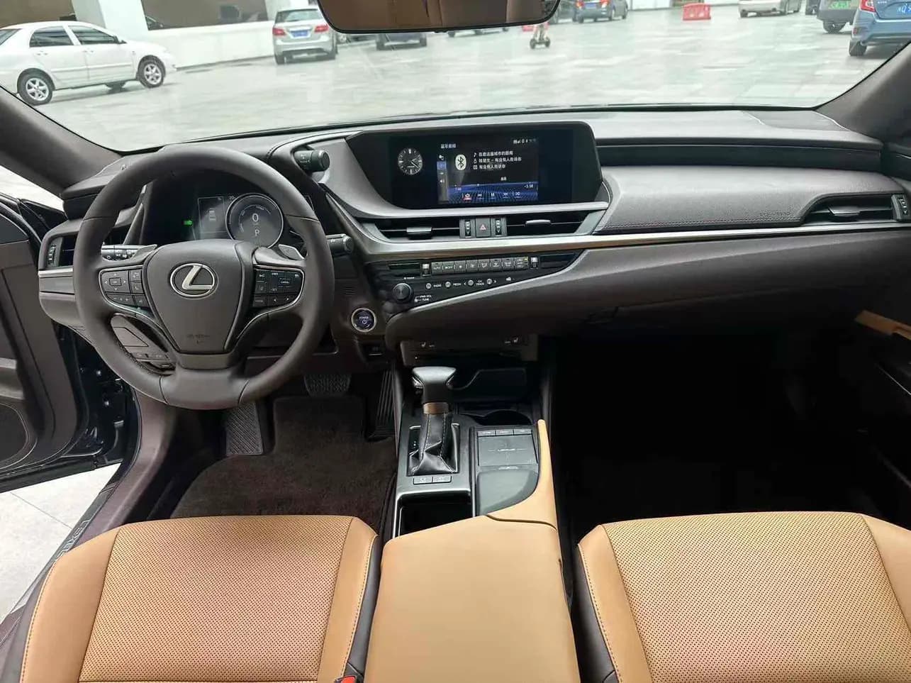 Lexus ES 2021 г. 92016 км. — фото 5