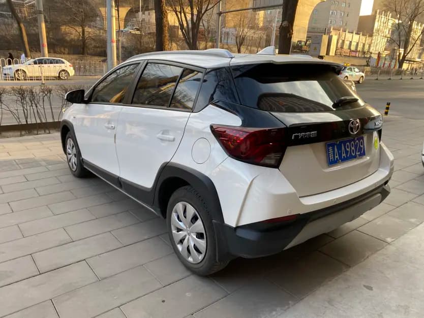 Toyota Yaris L 2021 г. 30024 км. — фото 4