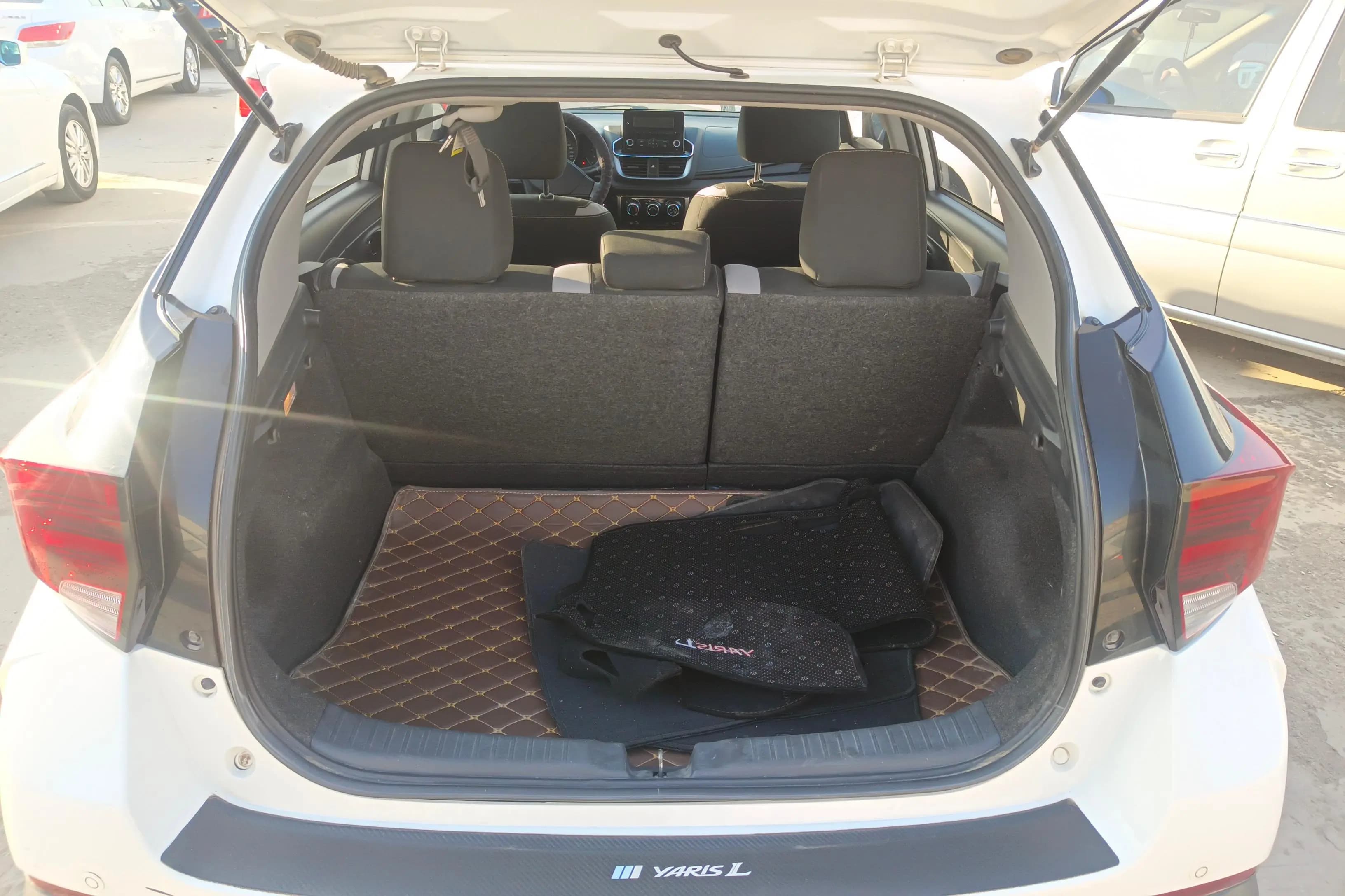 Toyota Yaris L 2021 г. 50025 км. — фото 17