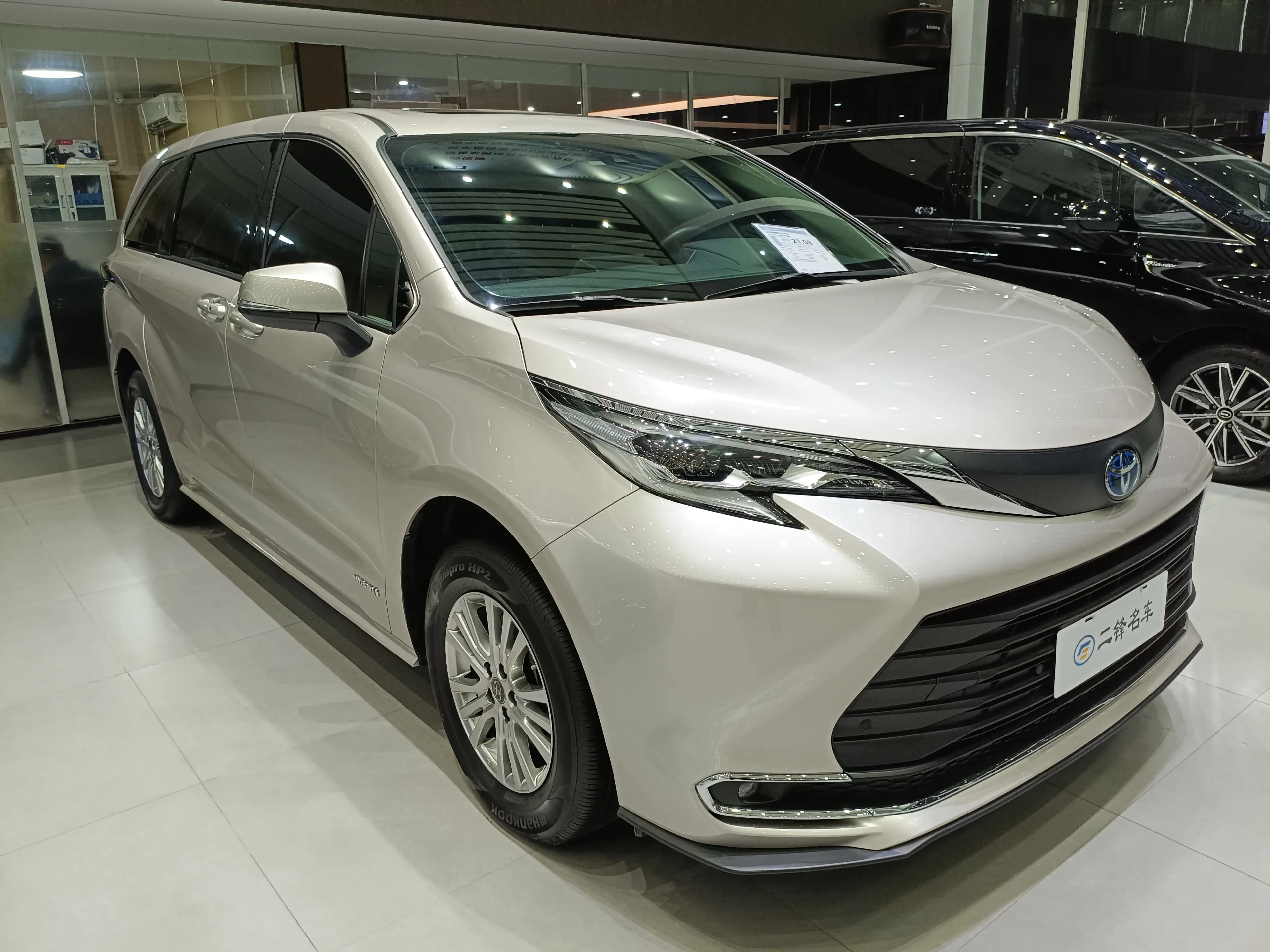 Toyota Sienna 2022 г. 53058 км. — фото 3
