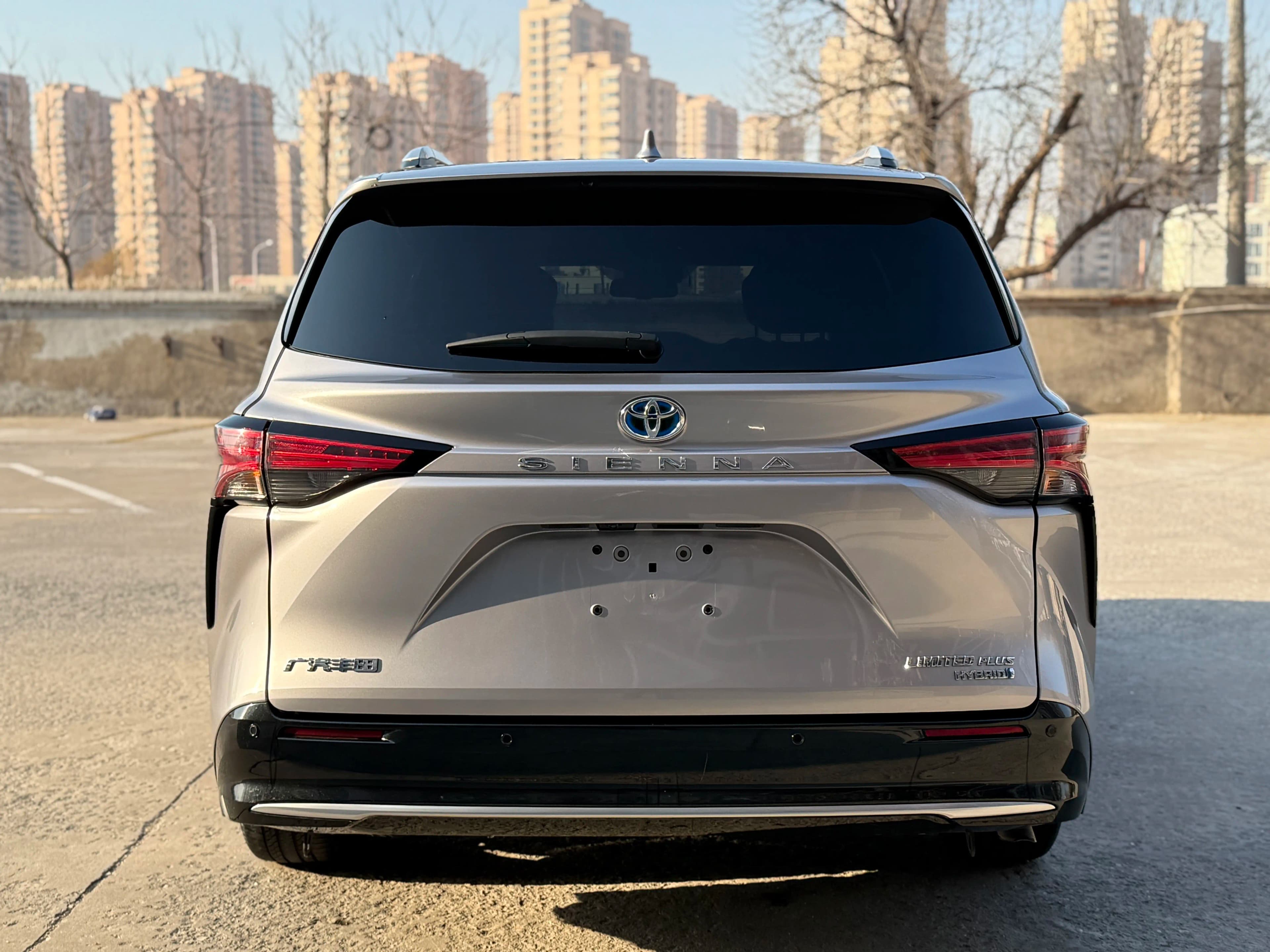 Toyota Sienna 2022 г. 76059 км. — фото 5