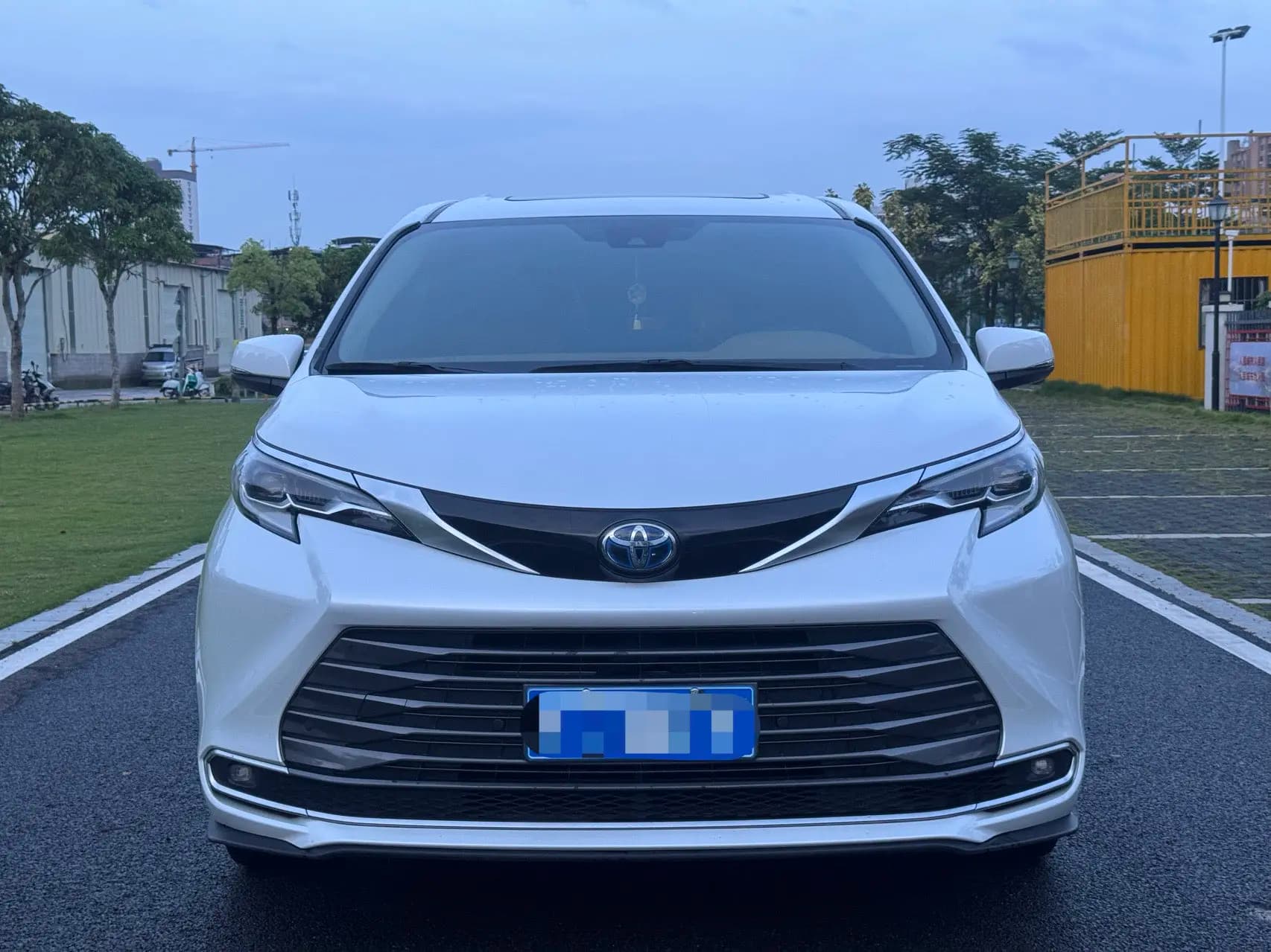 Toyota Sienna 2022 г. 70060 км. — фото 2