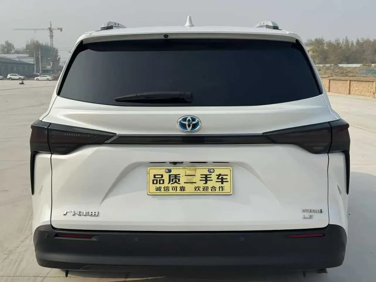 Toyota Sienna 2023 г. 30061 км. — фото 4