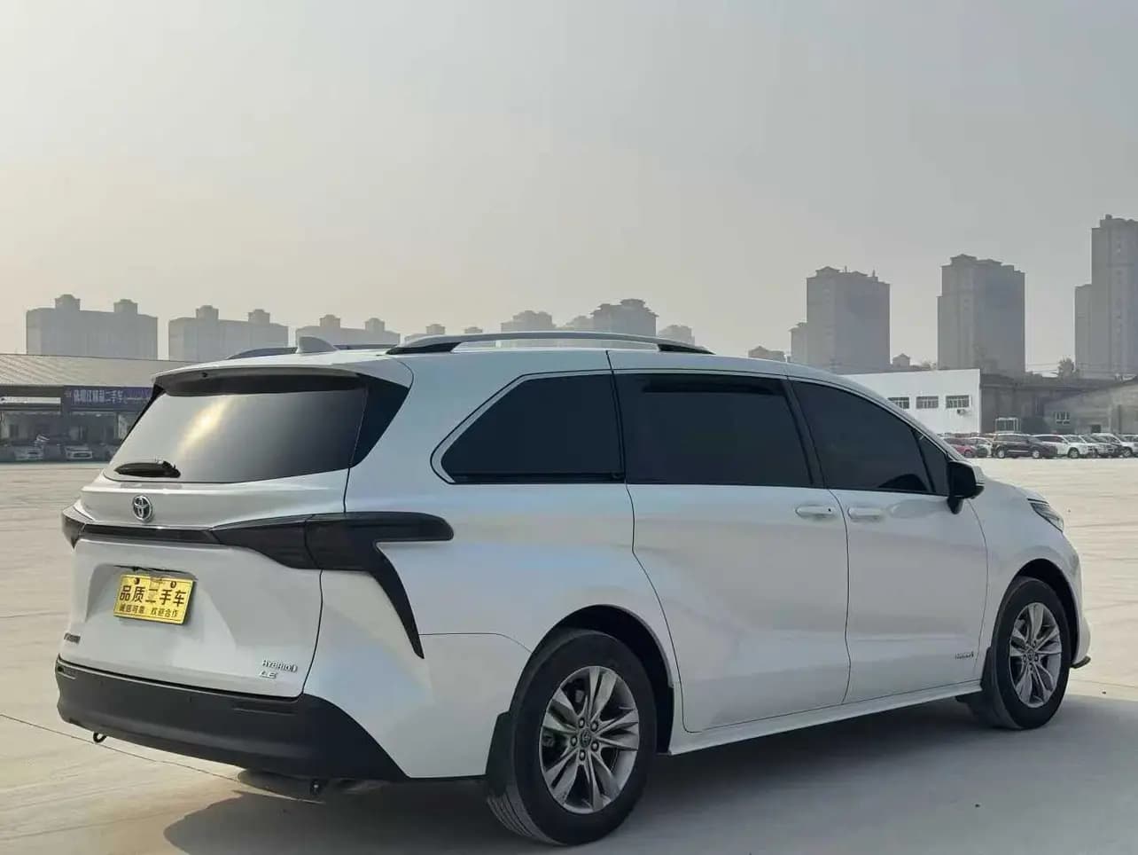 Toyota Sienna 2023 г. 30061 км. — фото 5