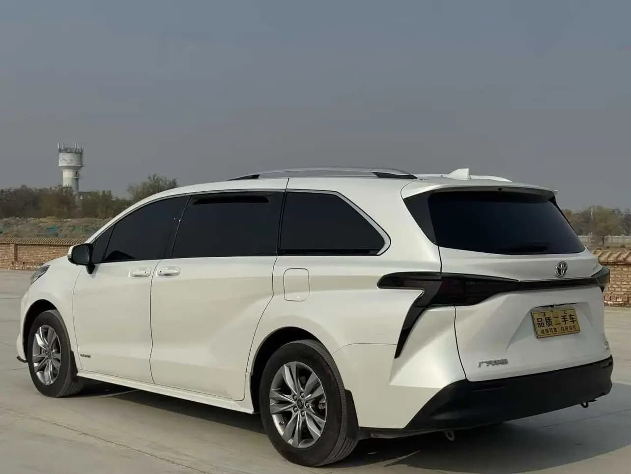 Toyota Sienna 2023 г. 30061 км. — фото 6