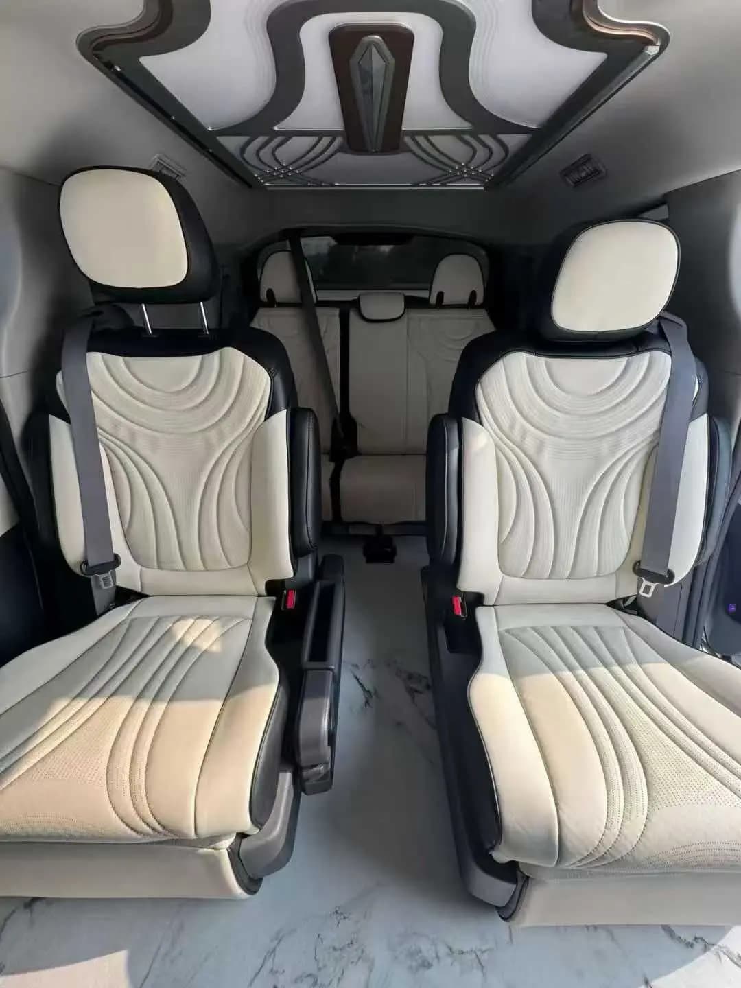 Toyota Sienna 2023 г. 30061 км. — фото 8
