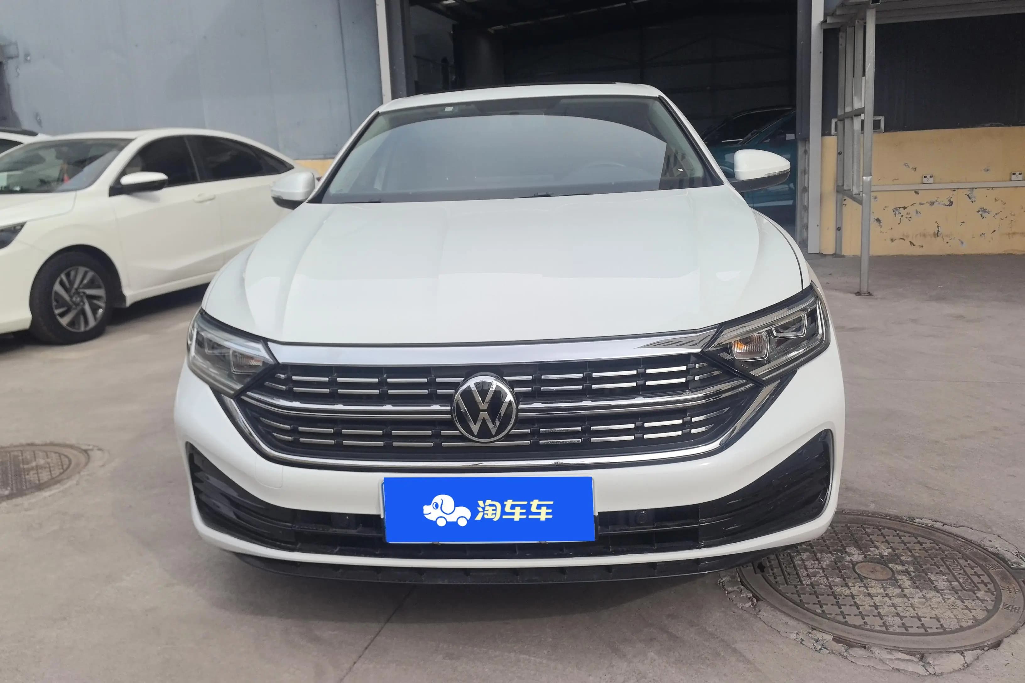 Volkswagen Sagitar 2023 г. 43858 км. — фото 2