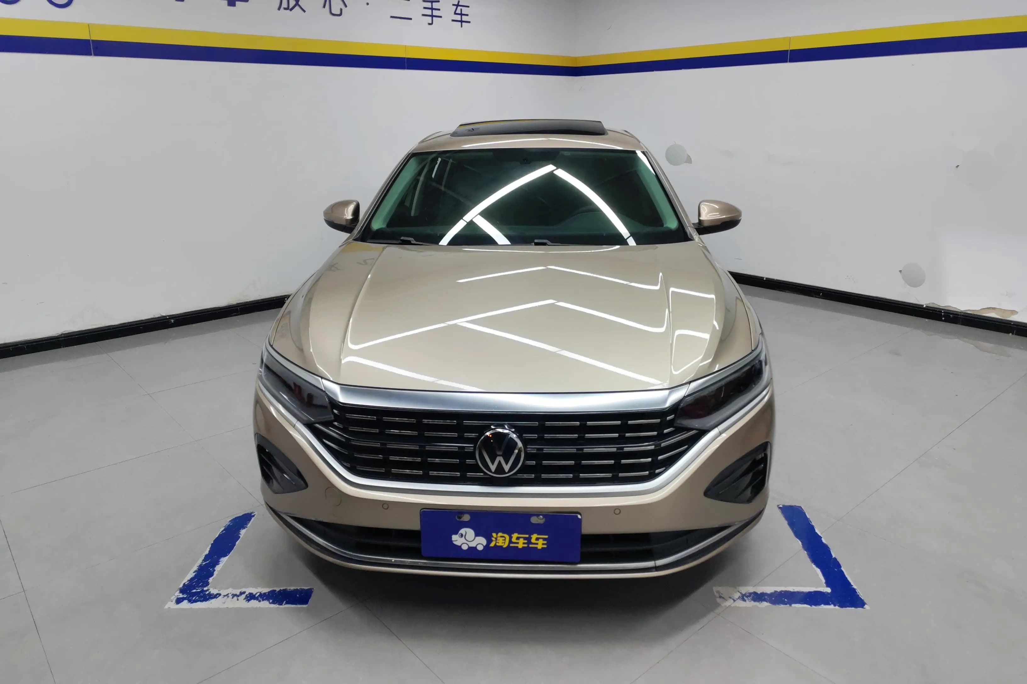 Volkswagen Passat 2023 г. 39552 км. — фото 2