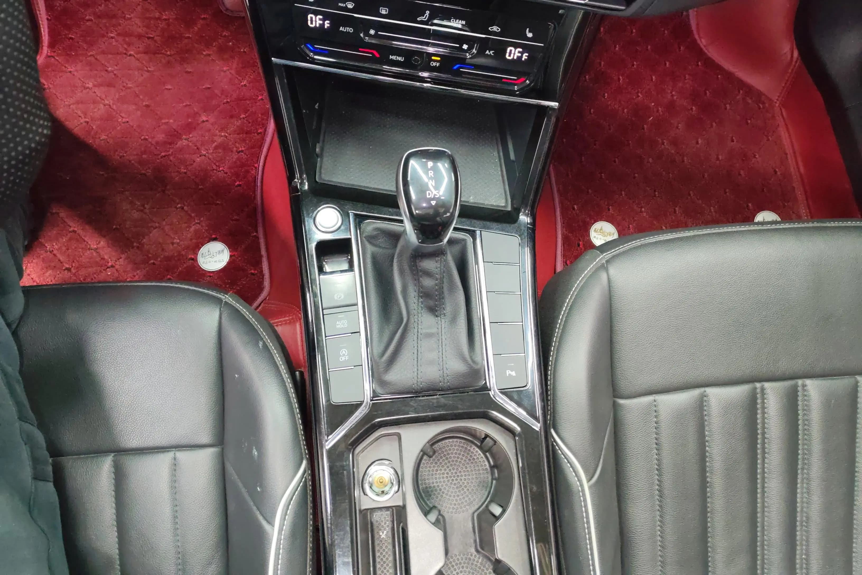 Volkswagen Passat 2023 г. 39552 км. — фото 14