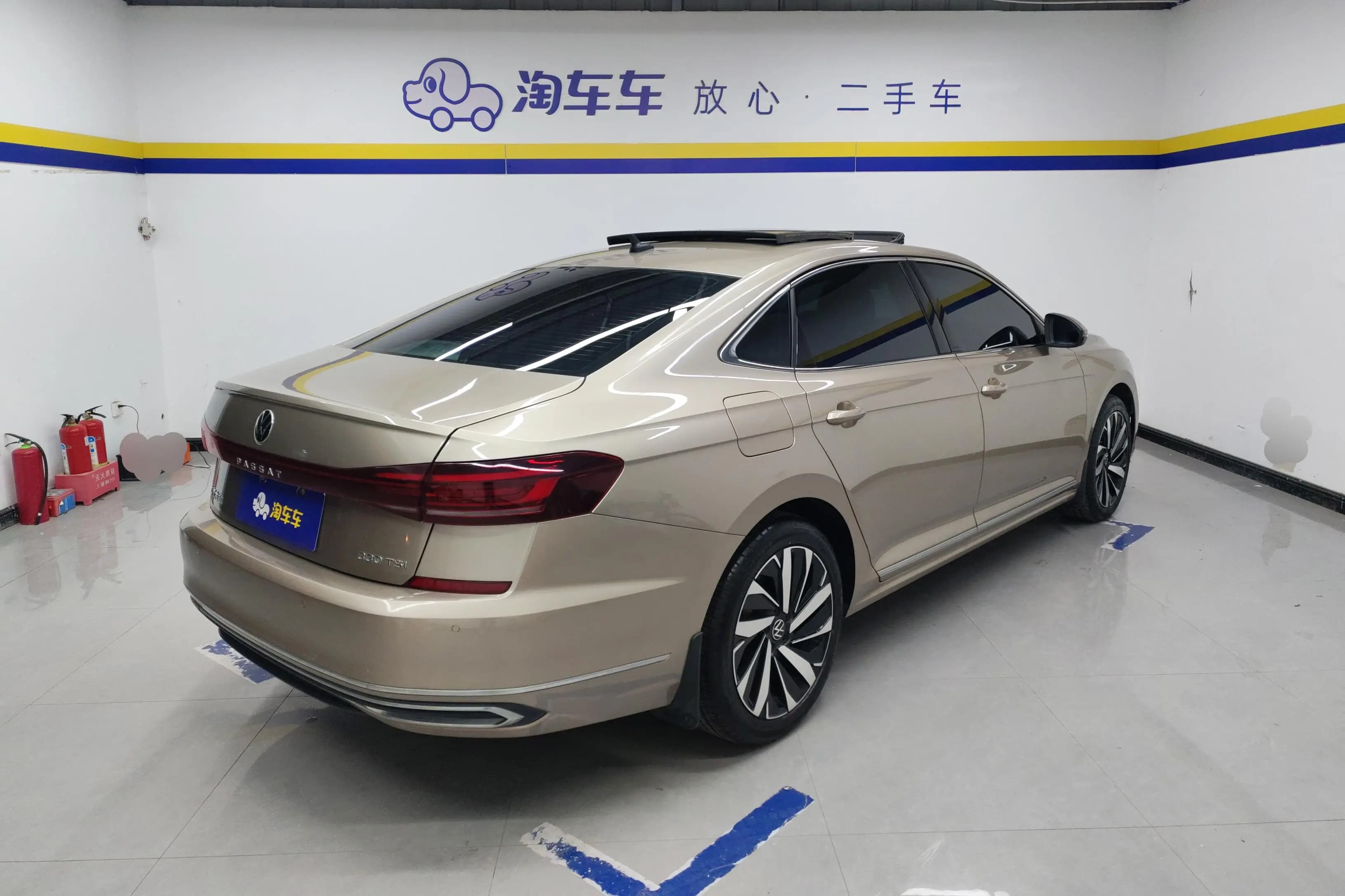 Volkswagen Passat 2023 г. 39552 км. — фото 3