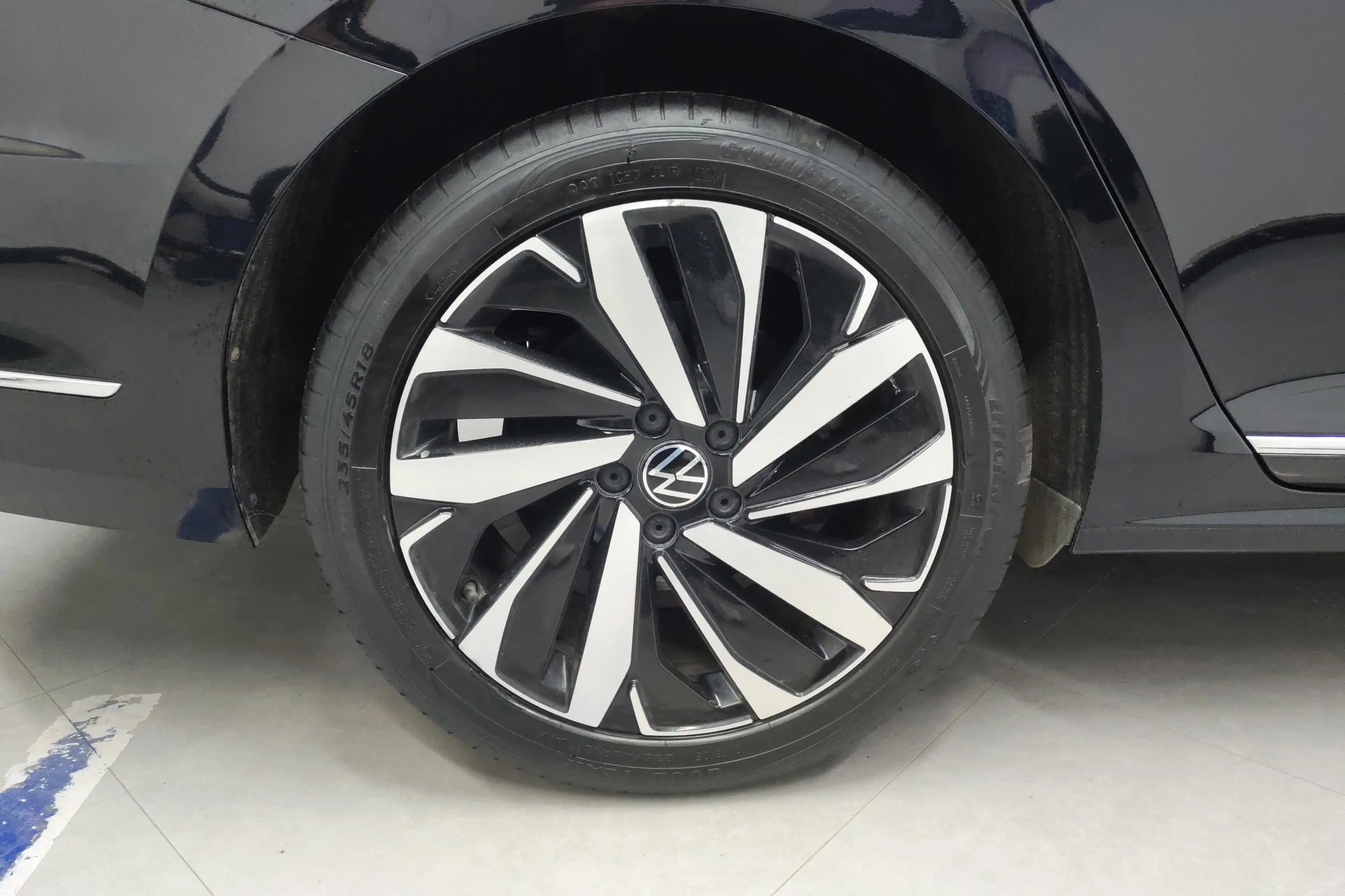 Volkswagen Passat 2022 г. 57853 км. — фото 11