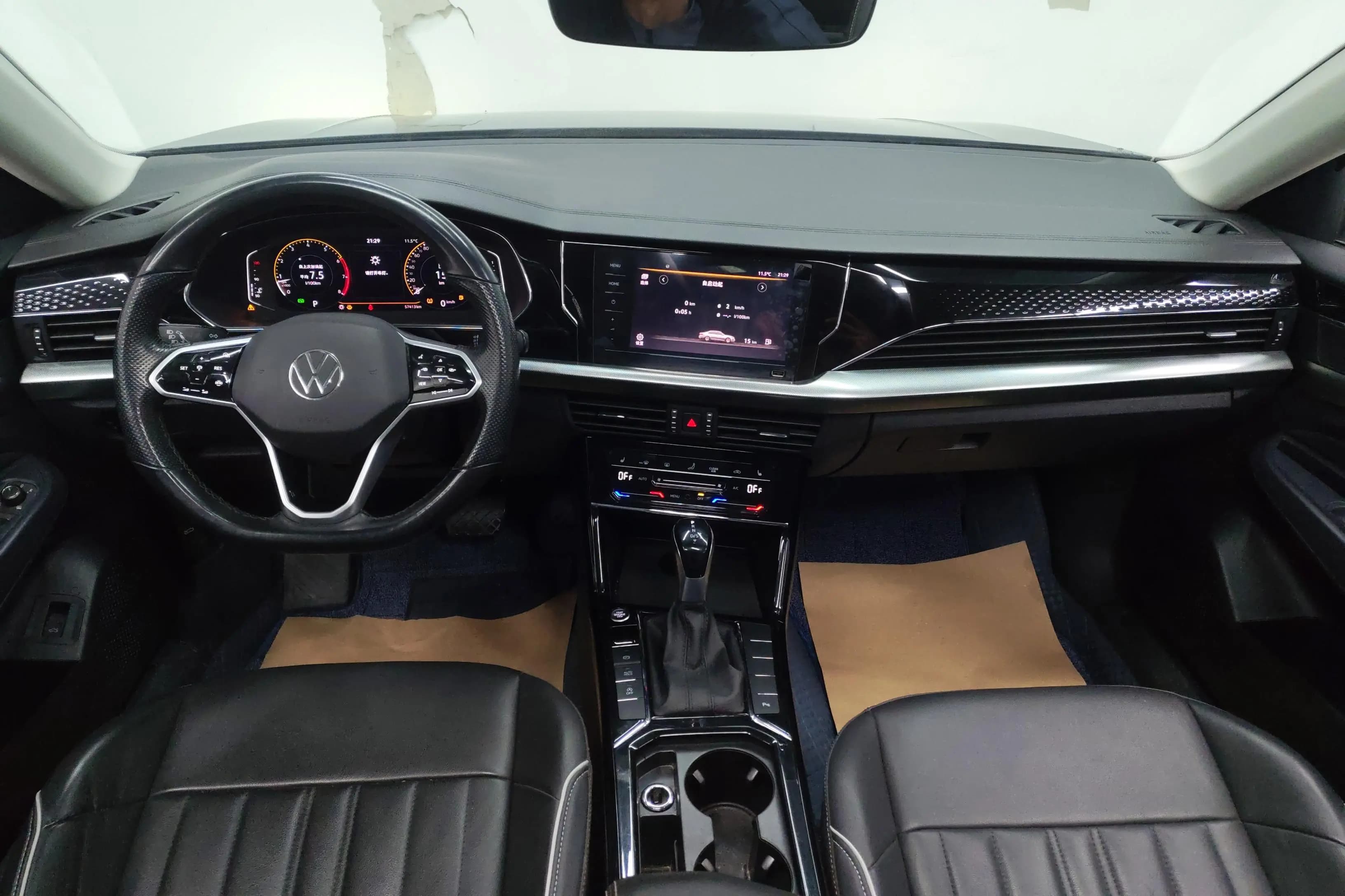 Volkswagen Passat 2022 г. 57853 км. — фото 14