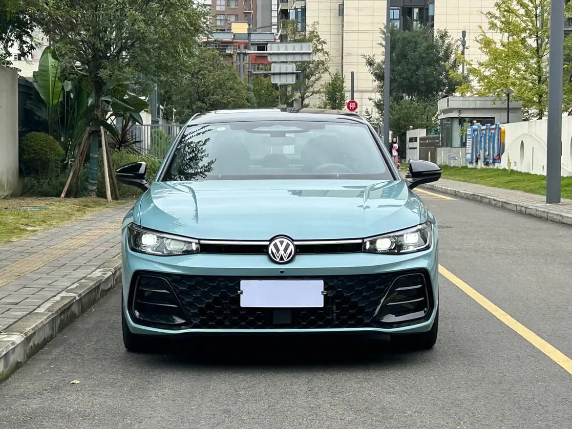 Volkswagen Passat 2024 г. 5054 км. — фото 2