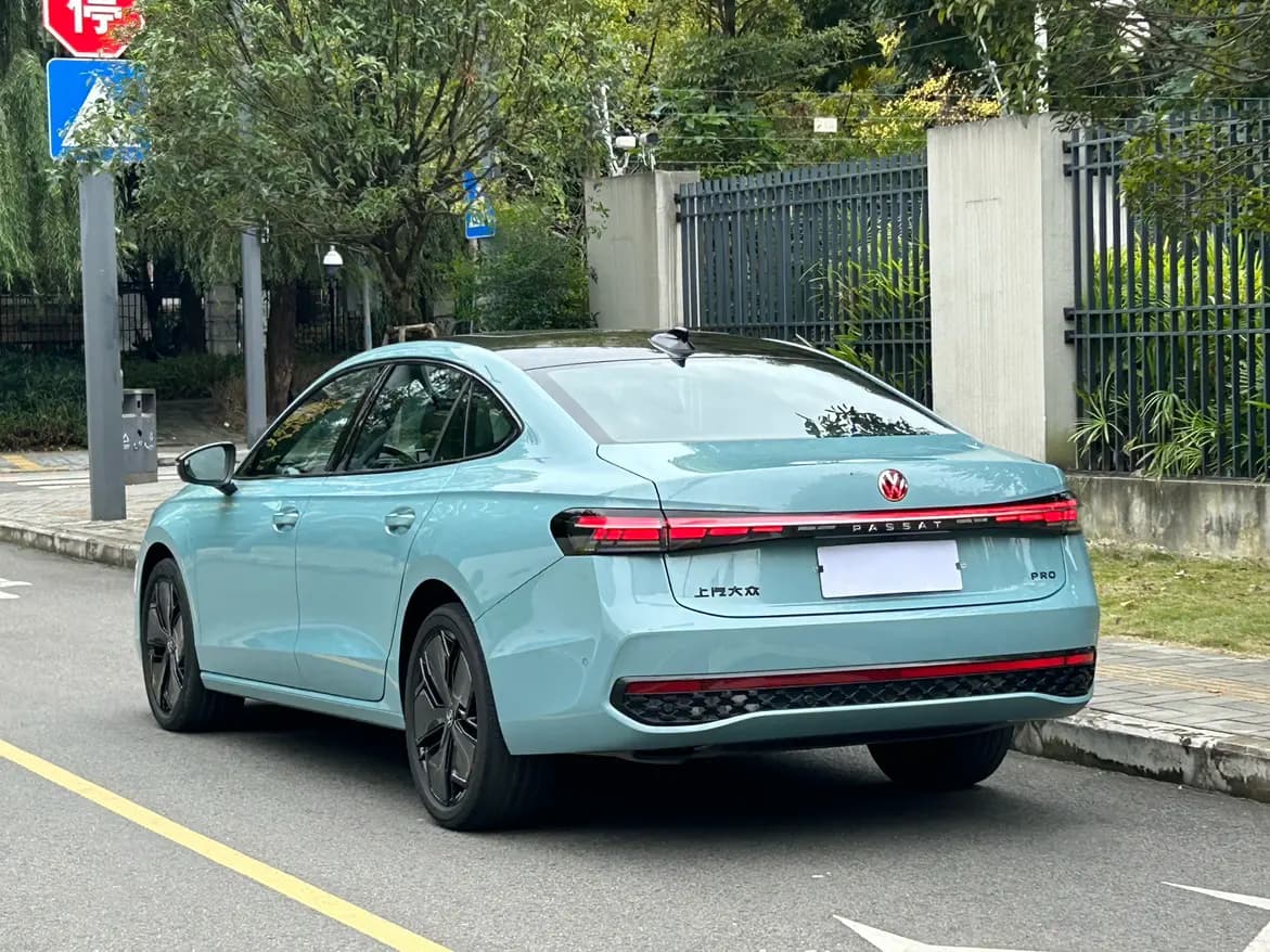 Volkswagen Passat 2024 г. 5054 км. — фото 5