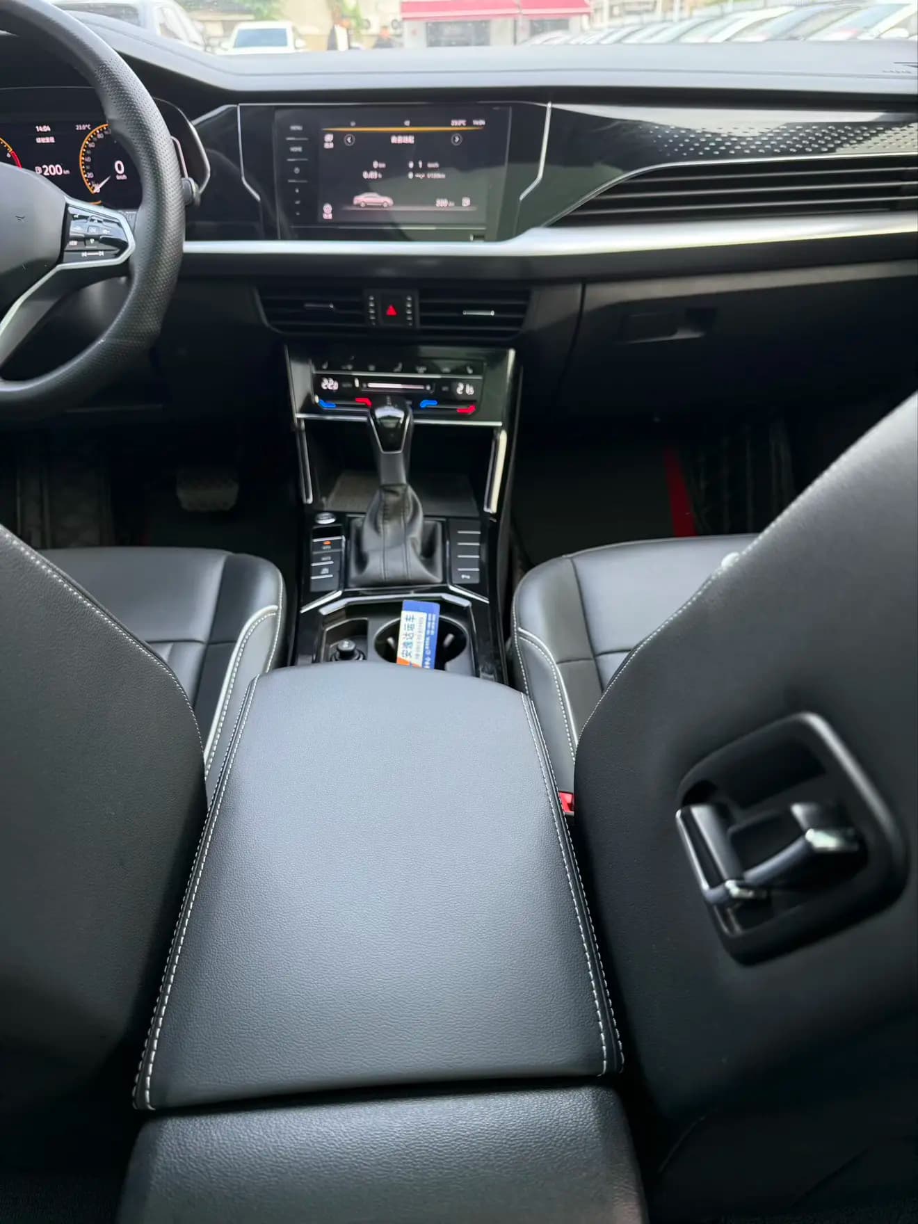 Volkswagen Passat 2023 г. 18055 км. — фото 11