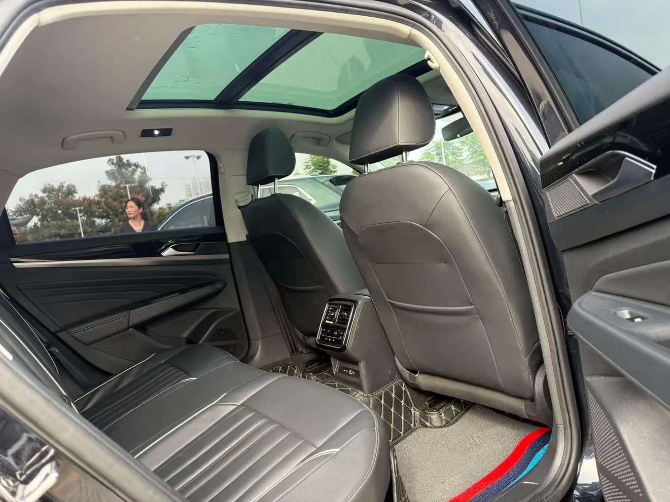 Volkswagen Passat 2023 г. 18055 км. — фото 14