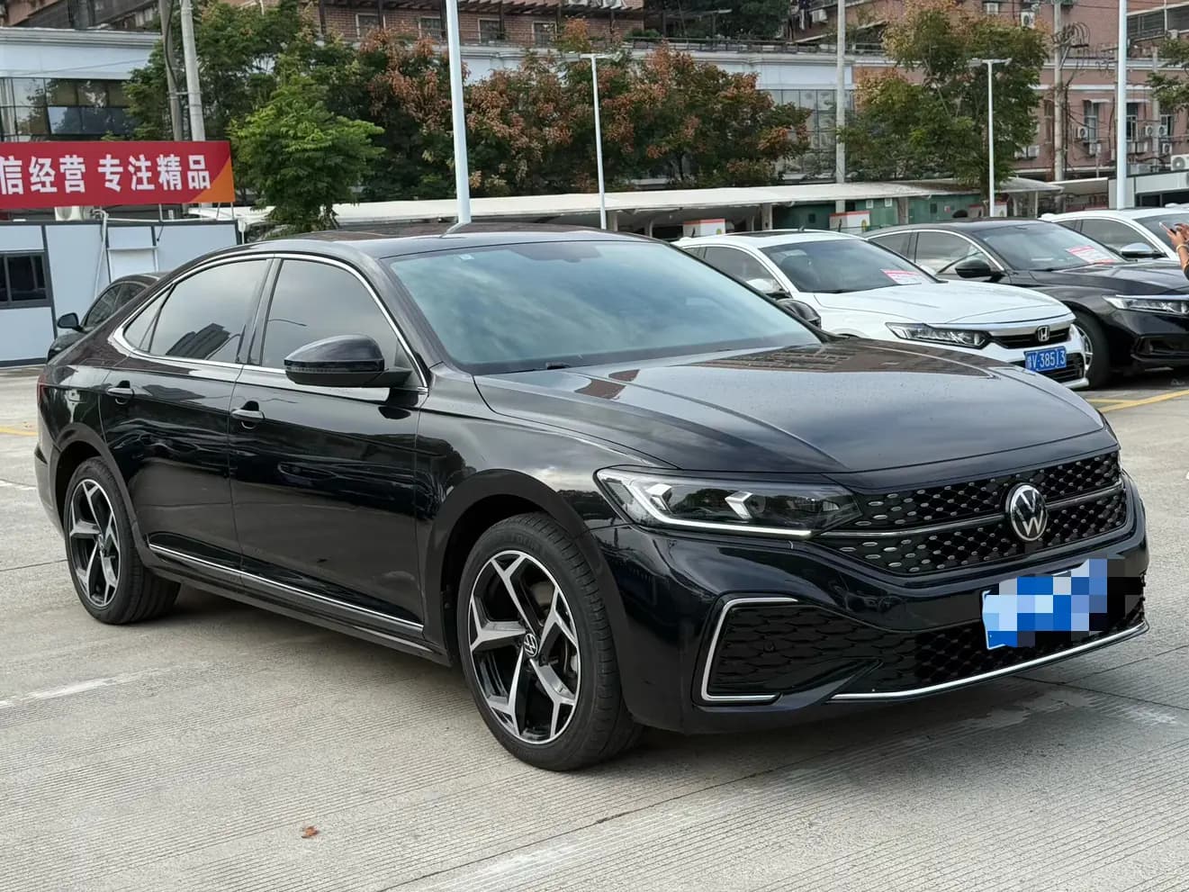 Volkswagen Passat 2023 г. 18055 км. — фото 3