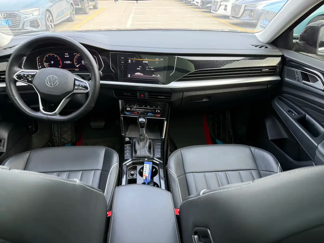 Volkswagen Passat 2023 г. 18055 км. — фото 10