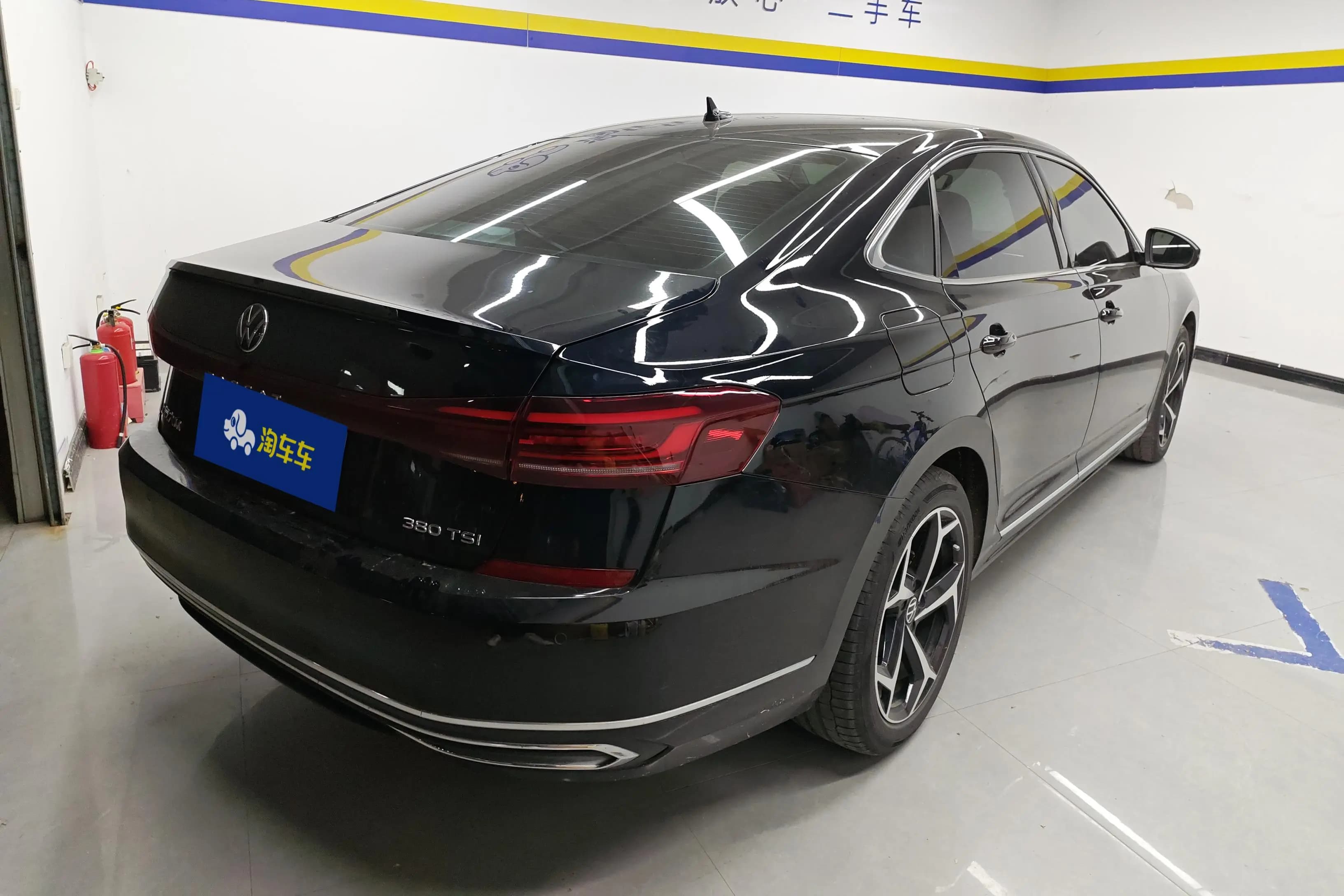 Volkswagen Passat 2024 г. 32456 км. — фото 3