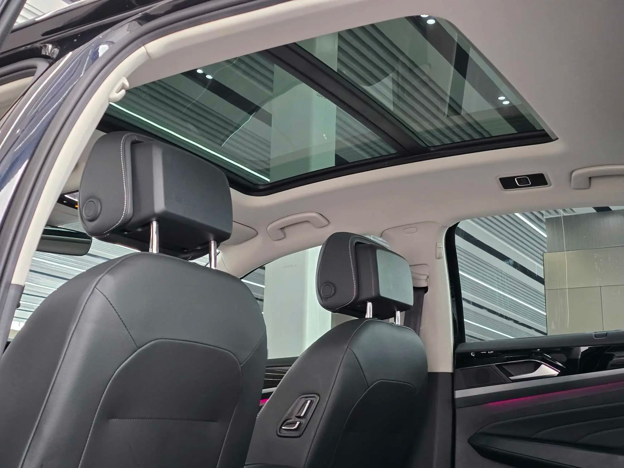 Volkswagen Passat 2024 г. 32058 км. — фото 29