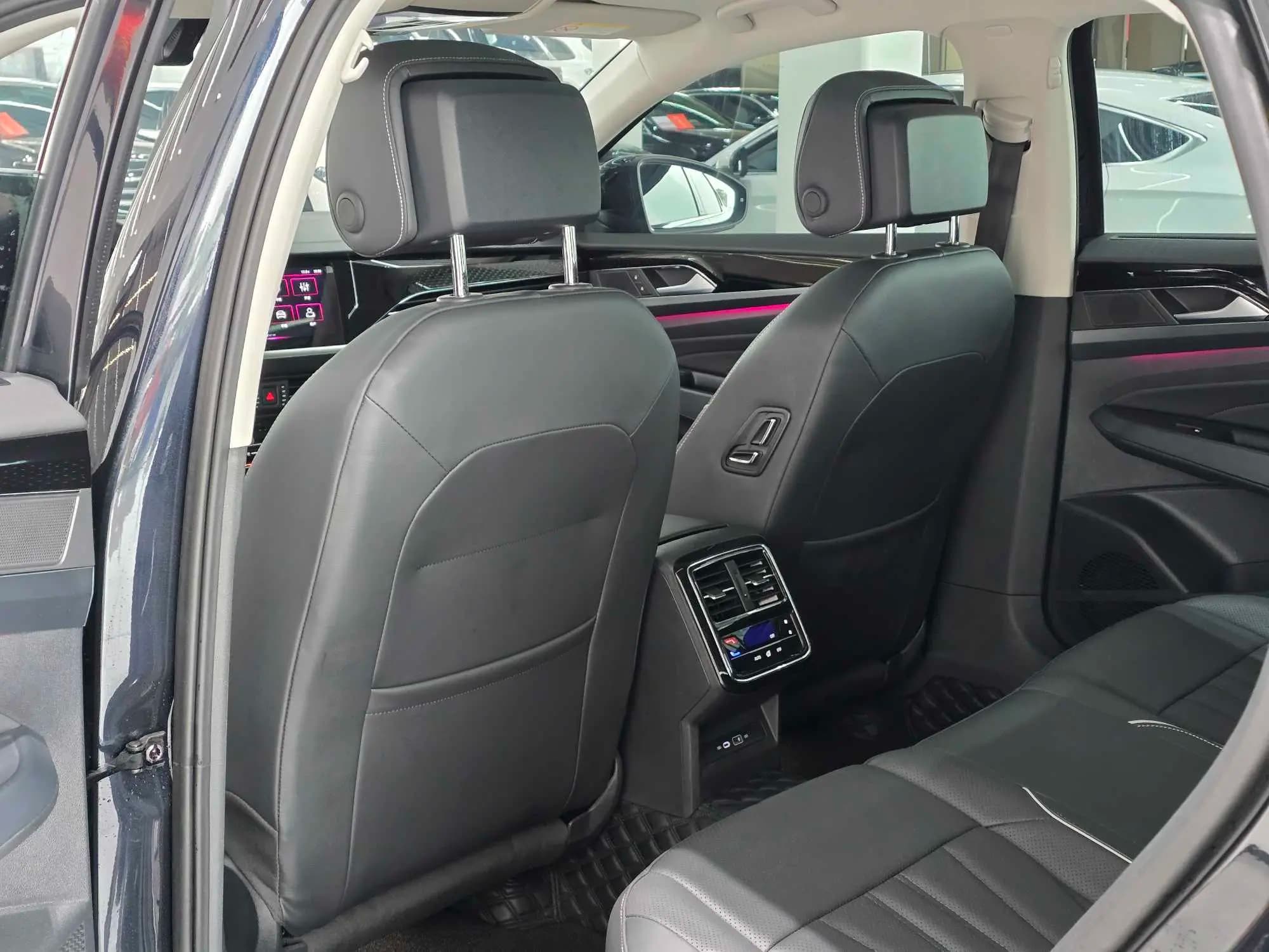 Volkswagen Passat 2024 г. 32058 км. — фото 31