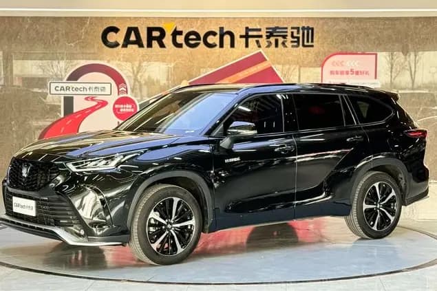 Toyota Crown Kluger 2023 г. 23025 км.