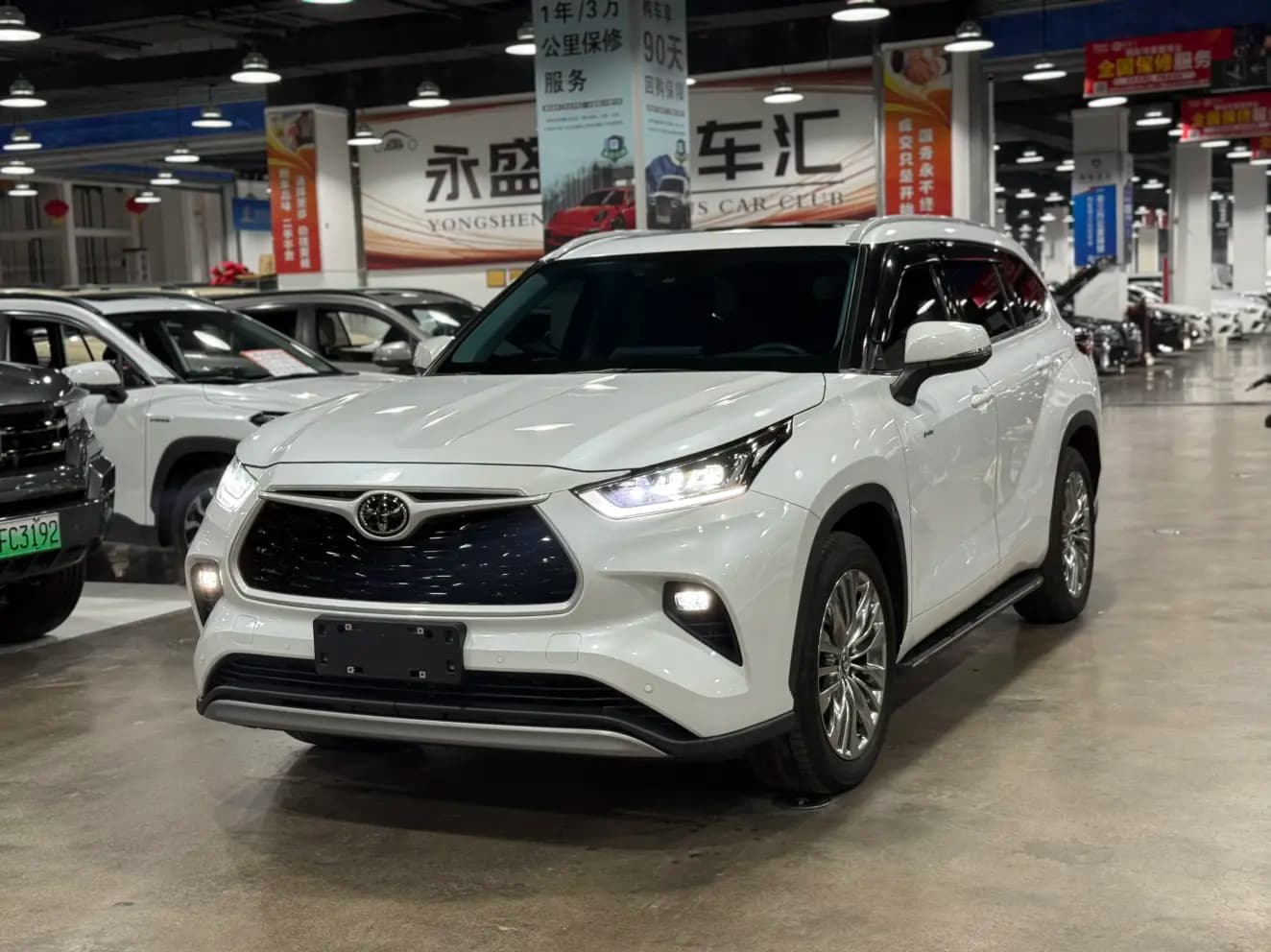 Toyota Highlander 2025 г. 15003 км.