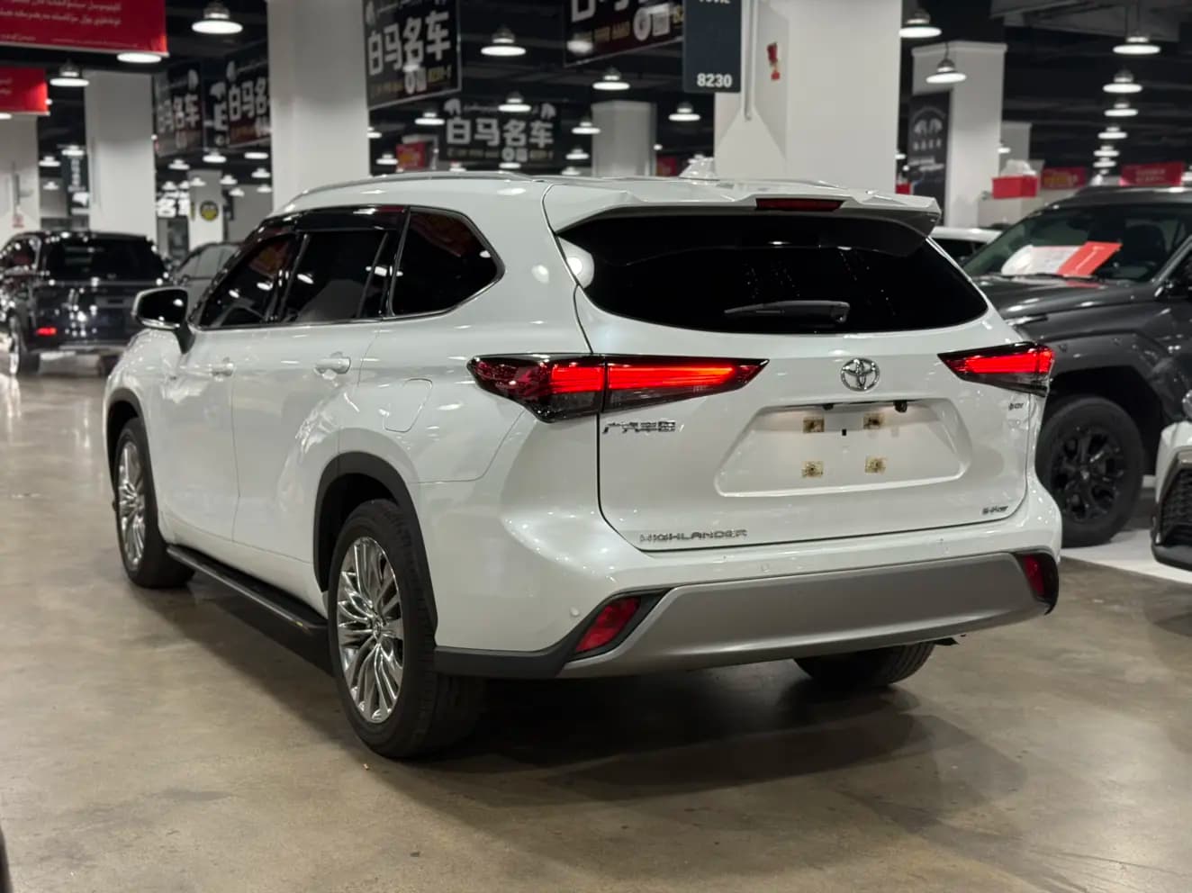 Toyota Highlander 2025 г. 15003 км. — фото 4