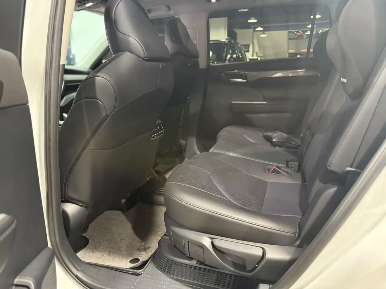 Toyota Highlander 2025 г. 15003 км. — фото 9