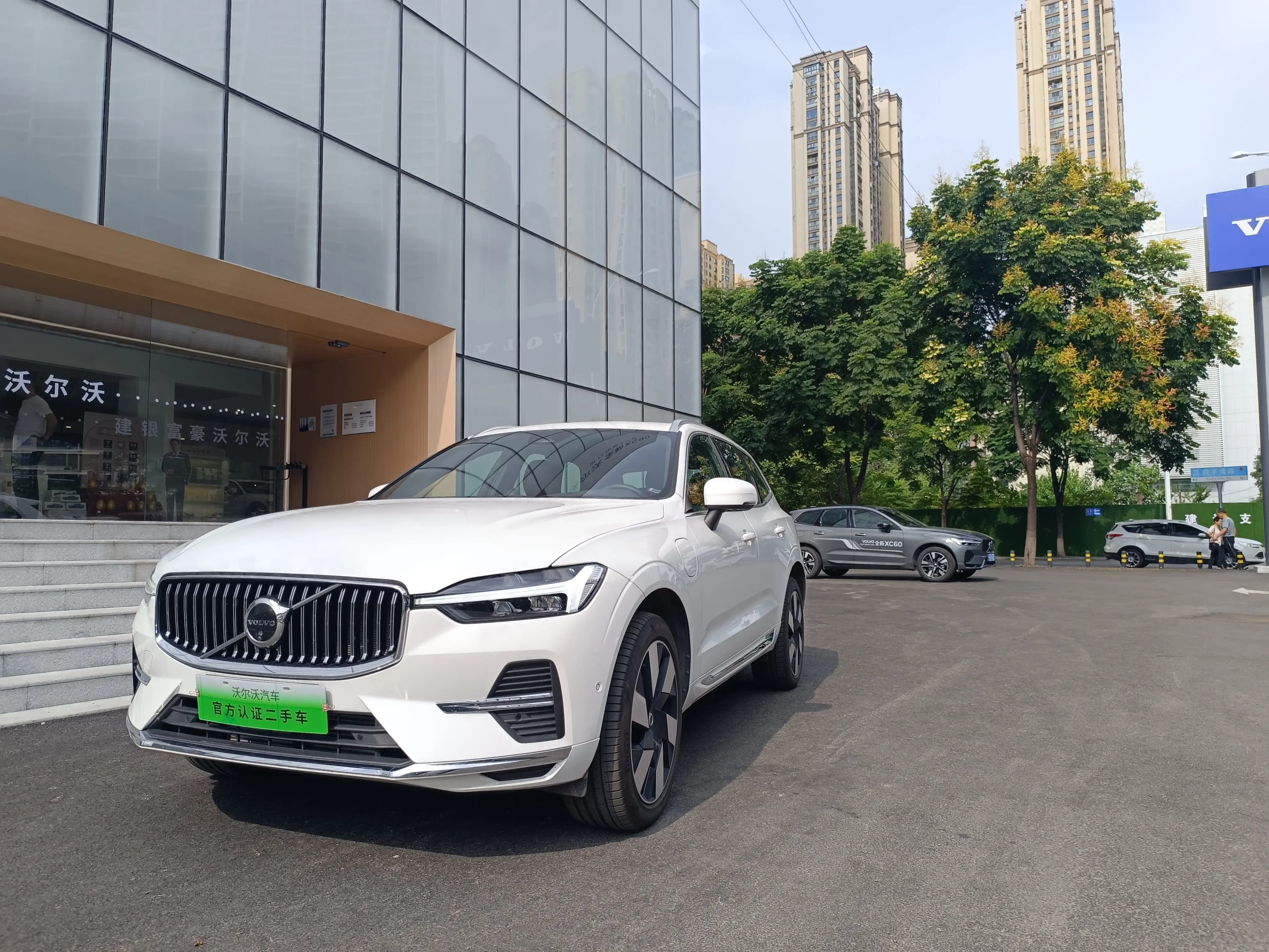 Volvo XC60 PHEV 2024 г. 22033 км.