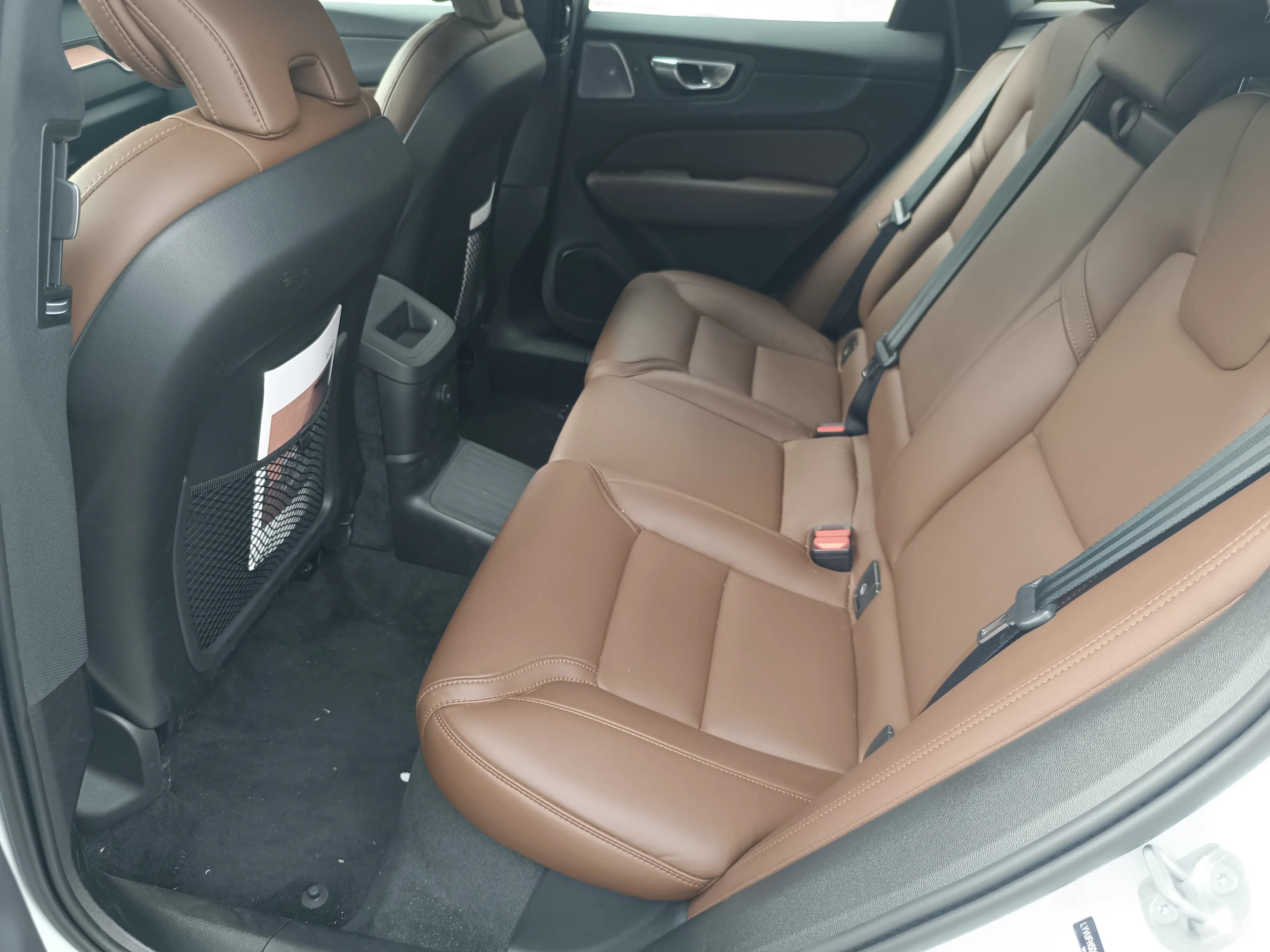 Volvo XC60 PHEV 2024 г. 22033 км. — фото 12