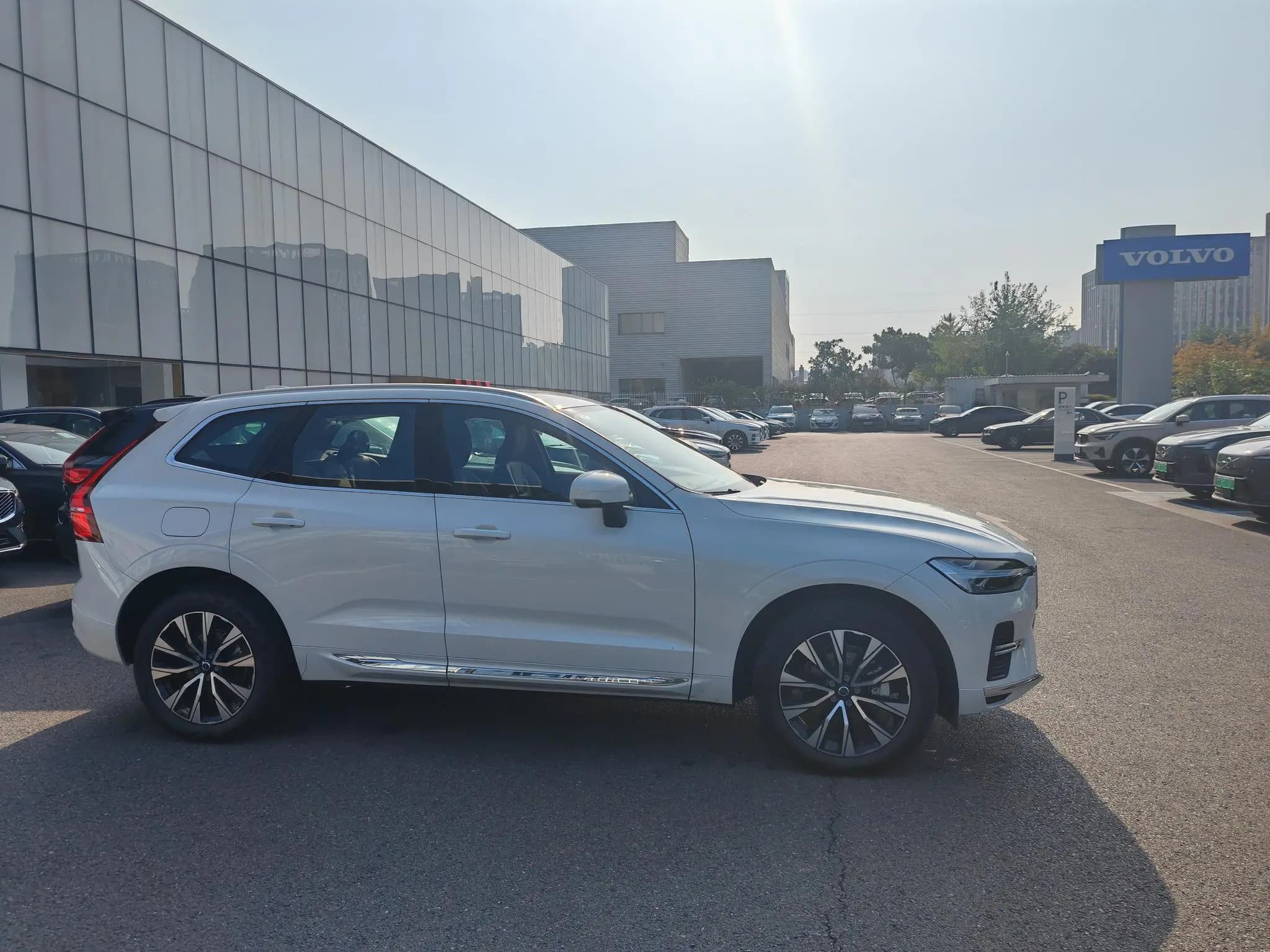 Volvo XC60 2025 г. 4034 км. — фото 2