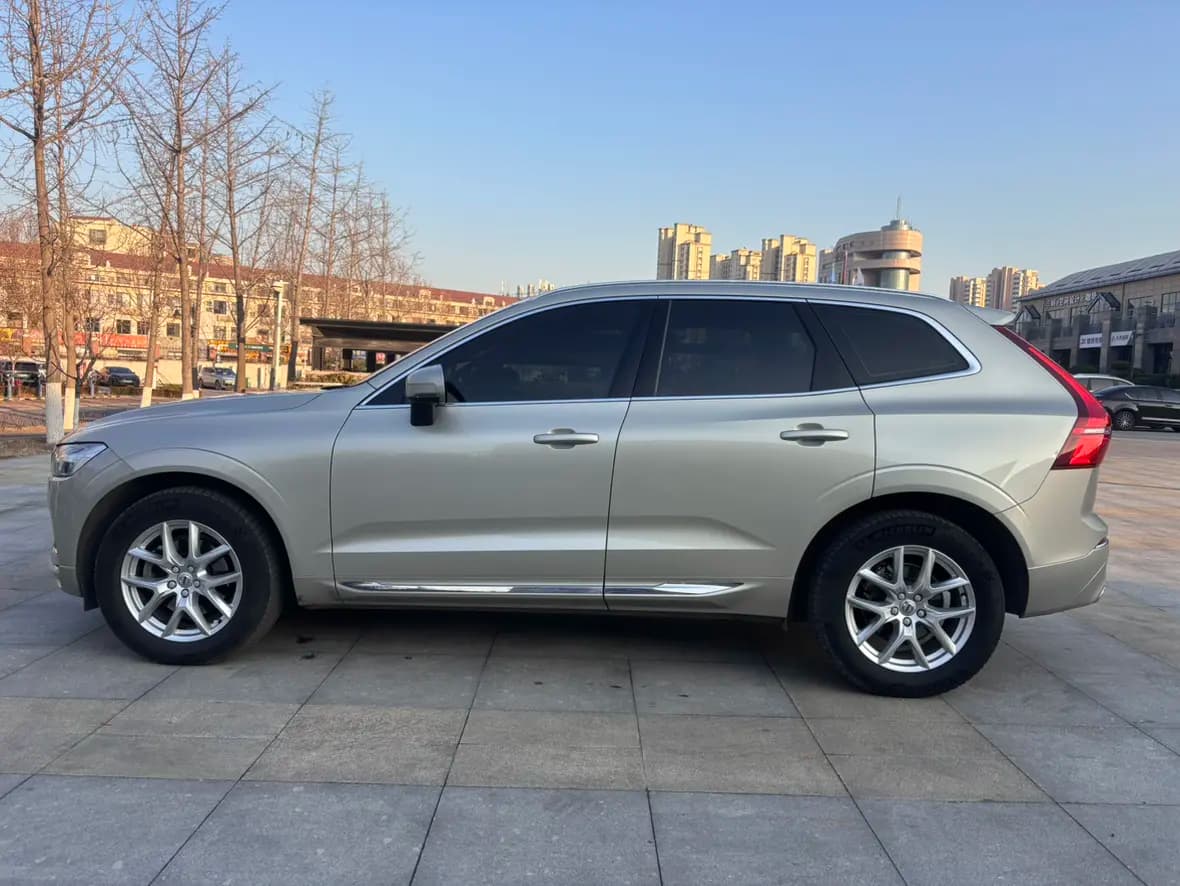 Volvo XC60 2021 г. 82535 км. — фото 4