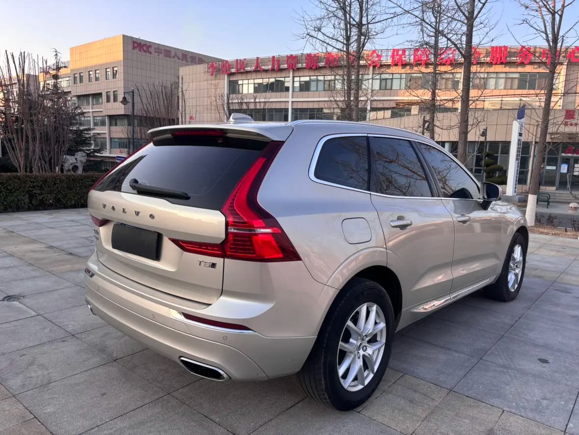 Volvo XC60 2021 г. 82535 км. — фото 7
