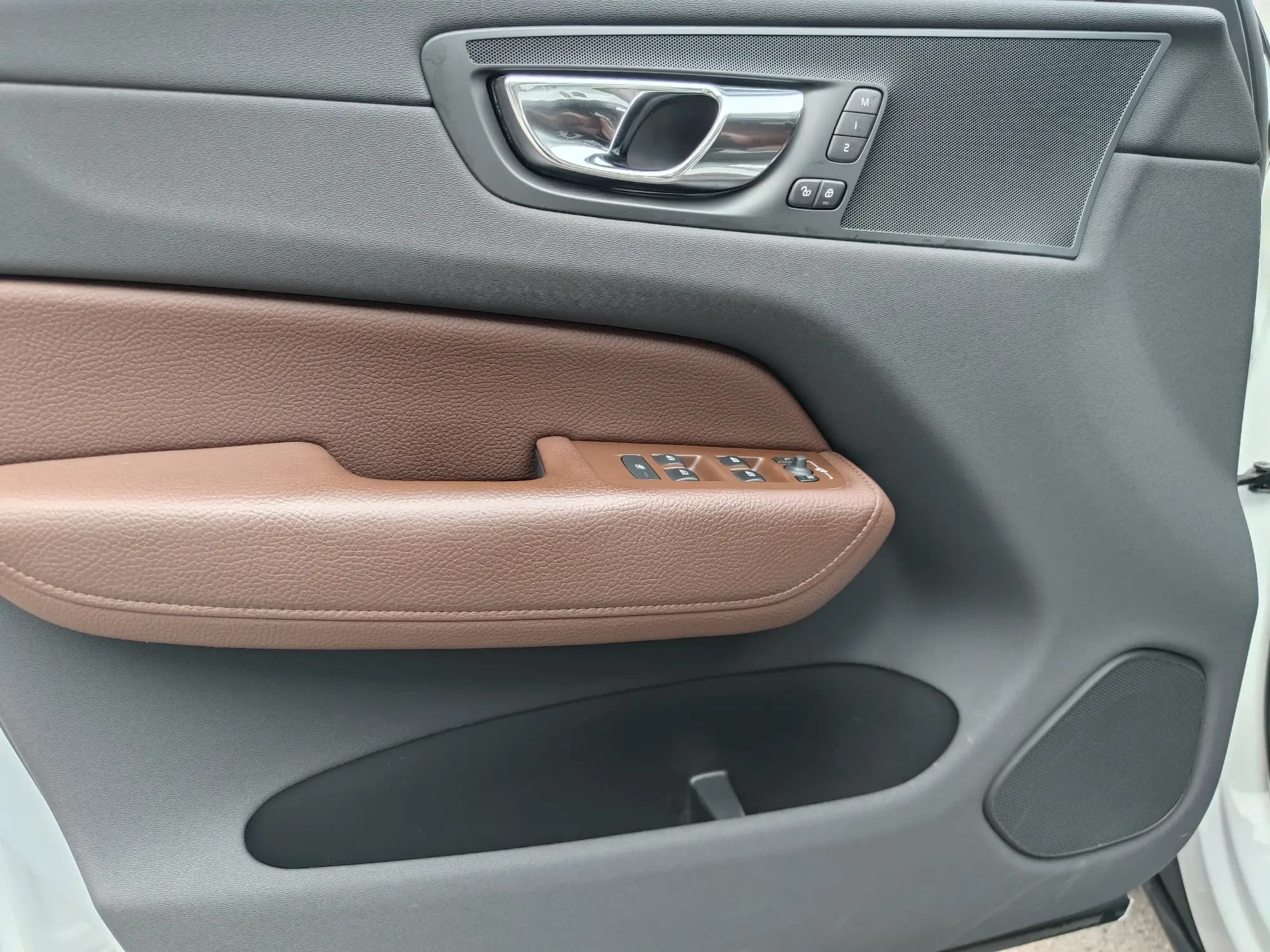Volvo XC60 2021 г. 97037 км. — фото 10