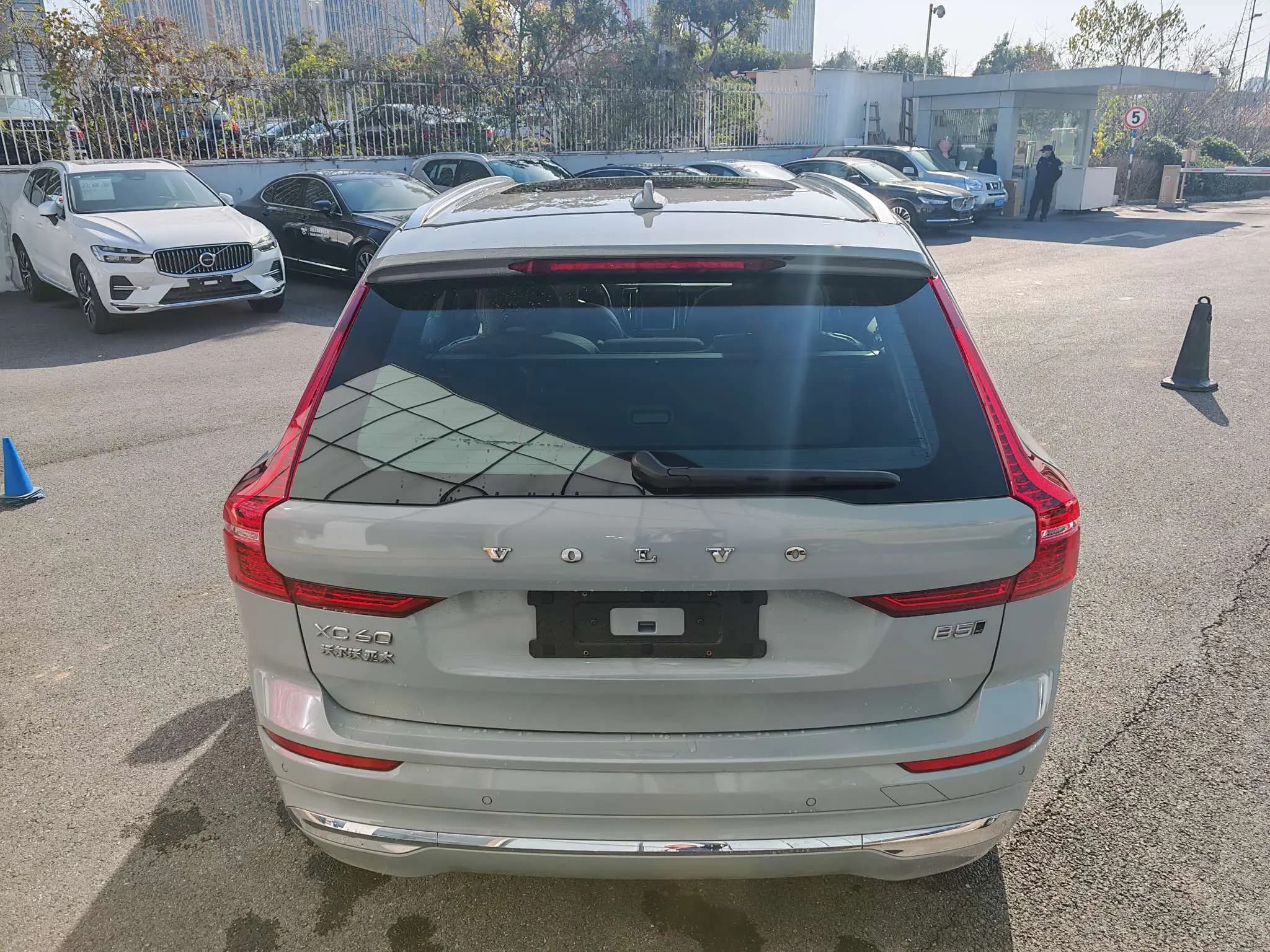 Volvo XC60 2025 г. 11040 км. — фото 10