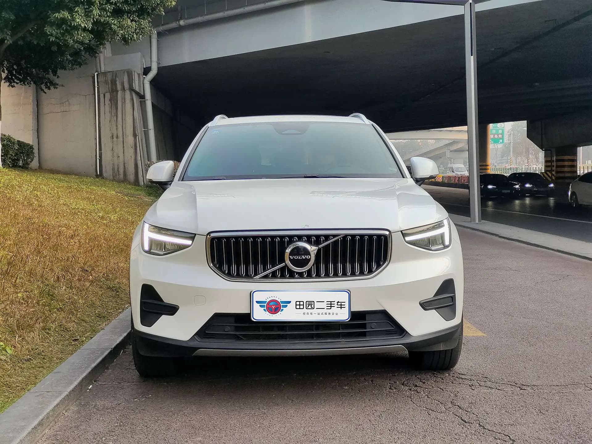 Volvo XC40 2023 г. 44043 км. — фото 2