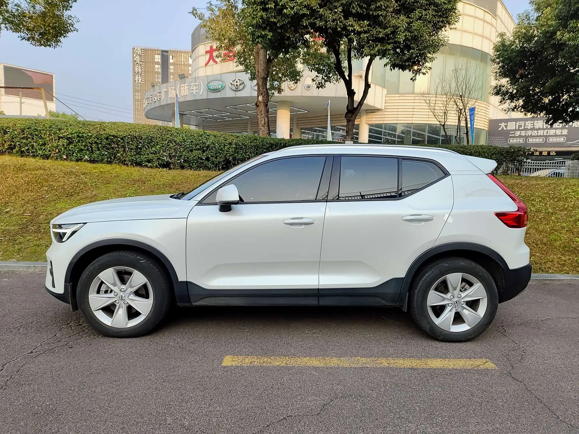 Volvo XC40 2023 г. 44043 км. — фото 3