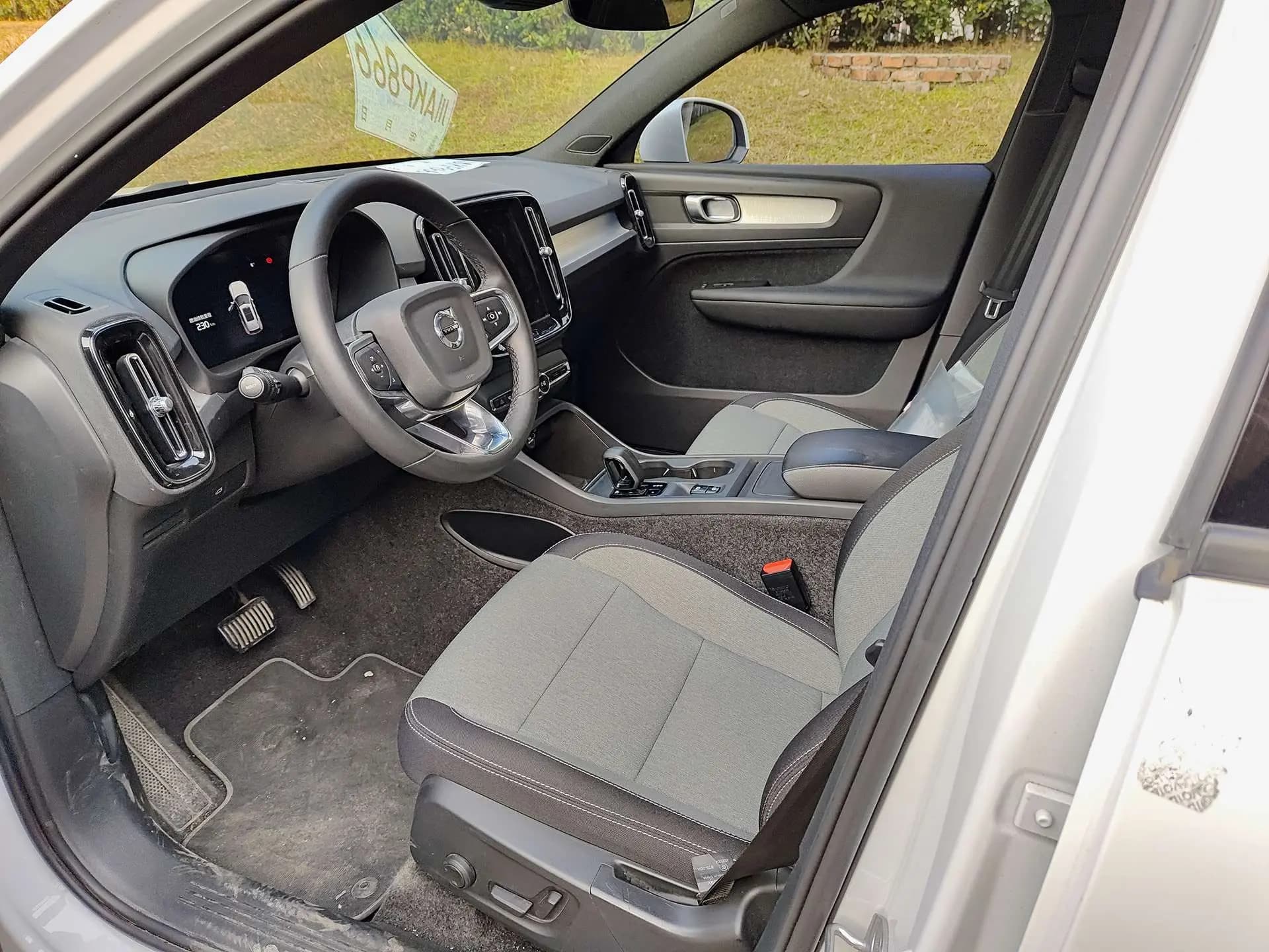 Volvo XC40 2023 г. 44043 км. — фото 8