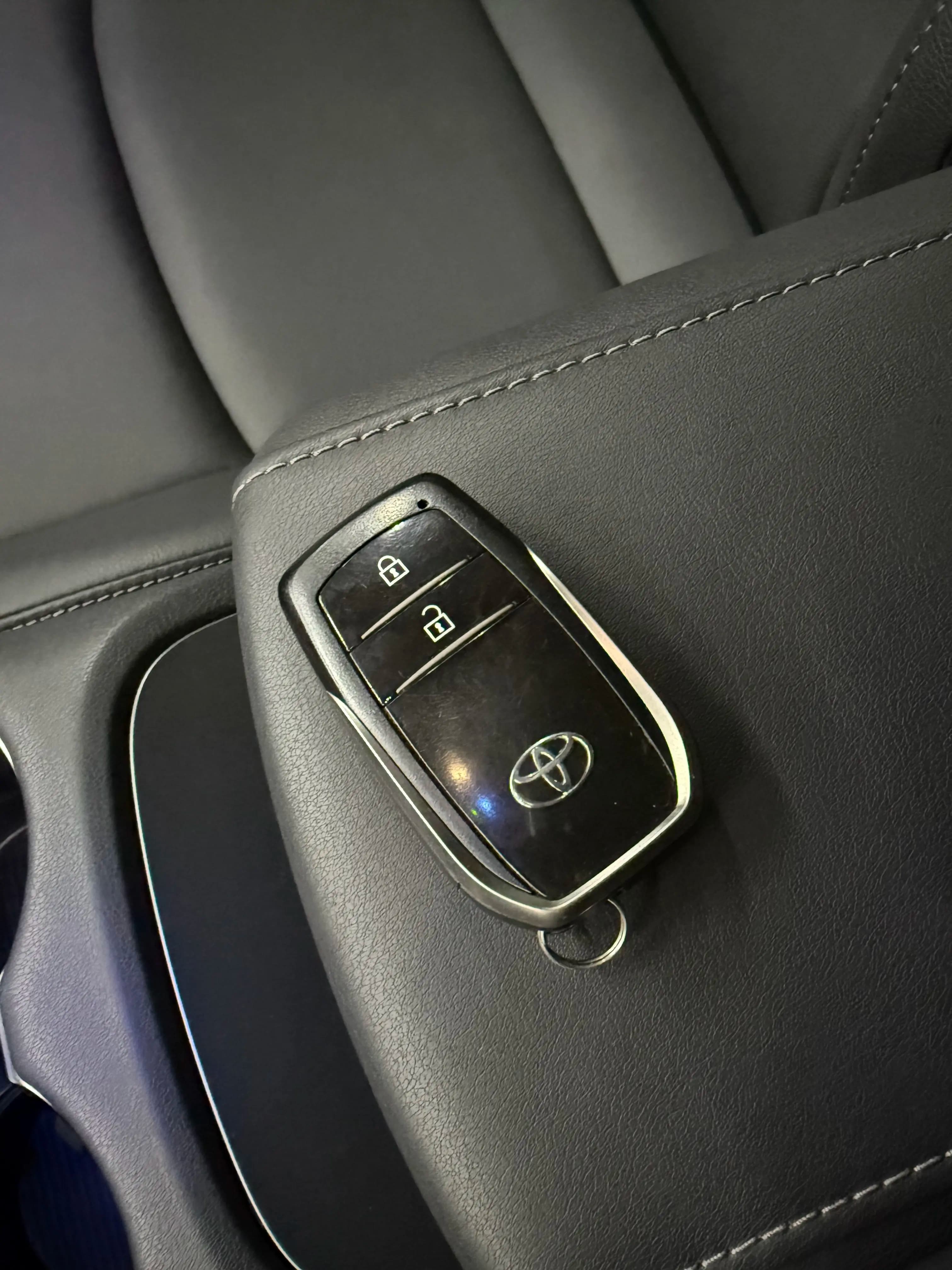 Toyota Venza 2024 г. 23385 км. — фото 11
